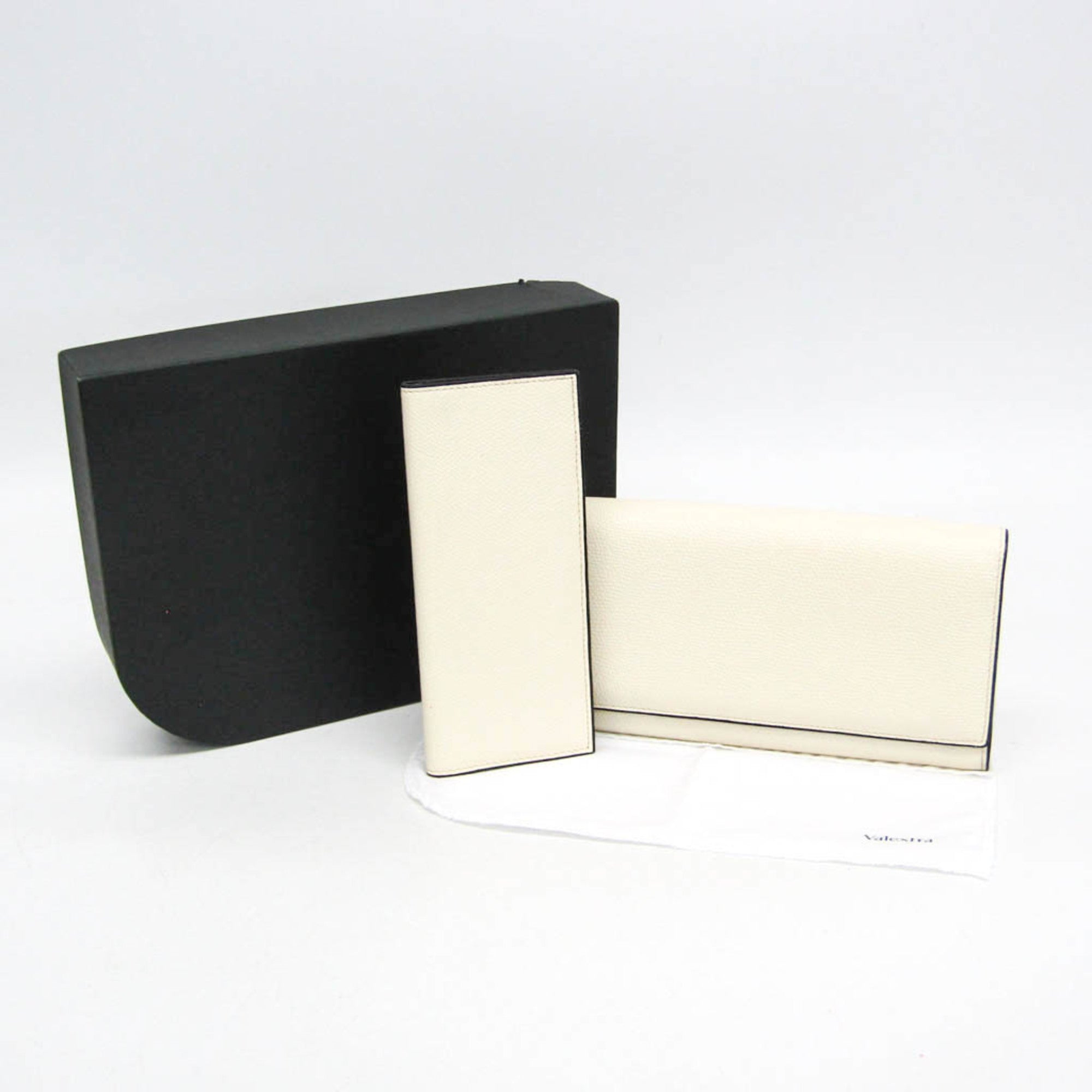 Valextra Removable 12 Card Holder V9L15 Men,Women Leather Long Wallet (bi-fold) Off-white