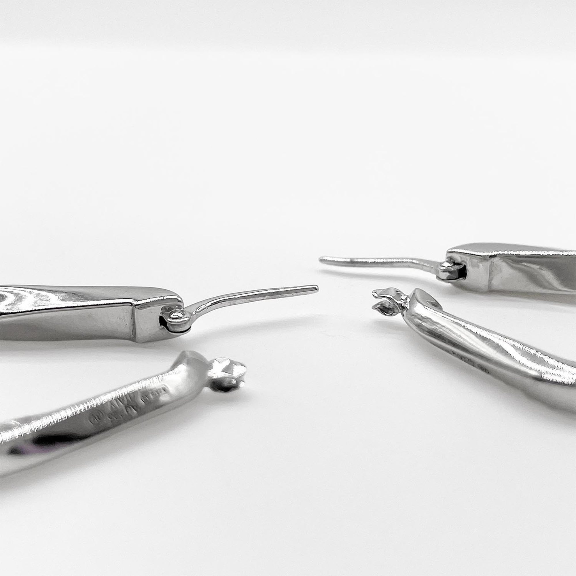 BOTTEGA VENETA Essential Twist Triangle Hoop Earrings, SV925 Silver, Men's & Women's — Like New