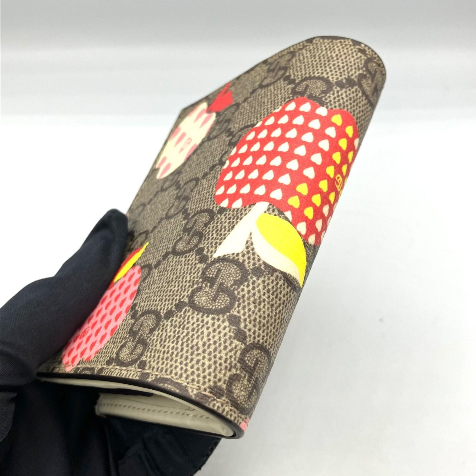 Gucci GG Supreme Repomme Apple 663922 22KAG Bi-fold Compact Wallet