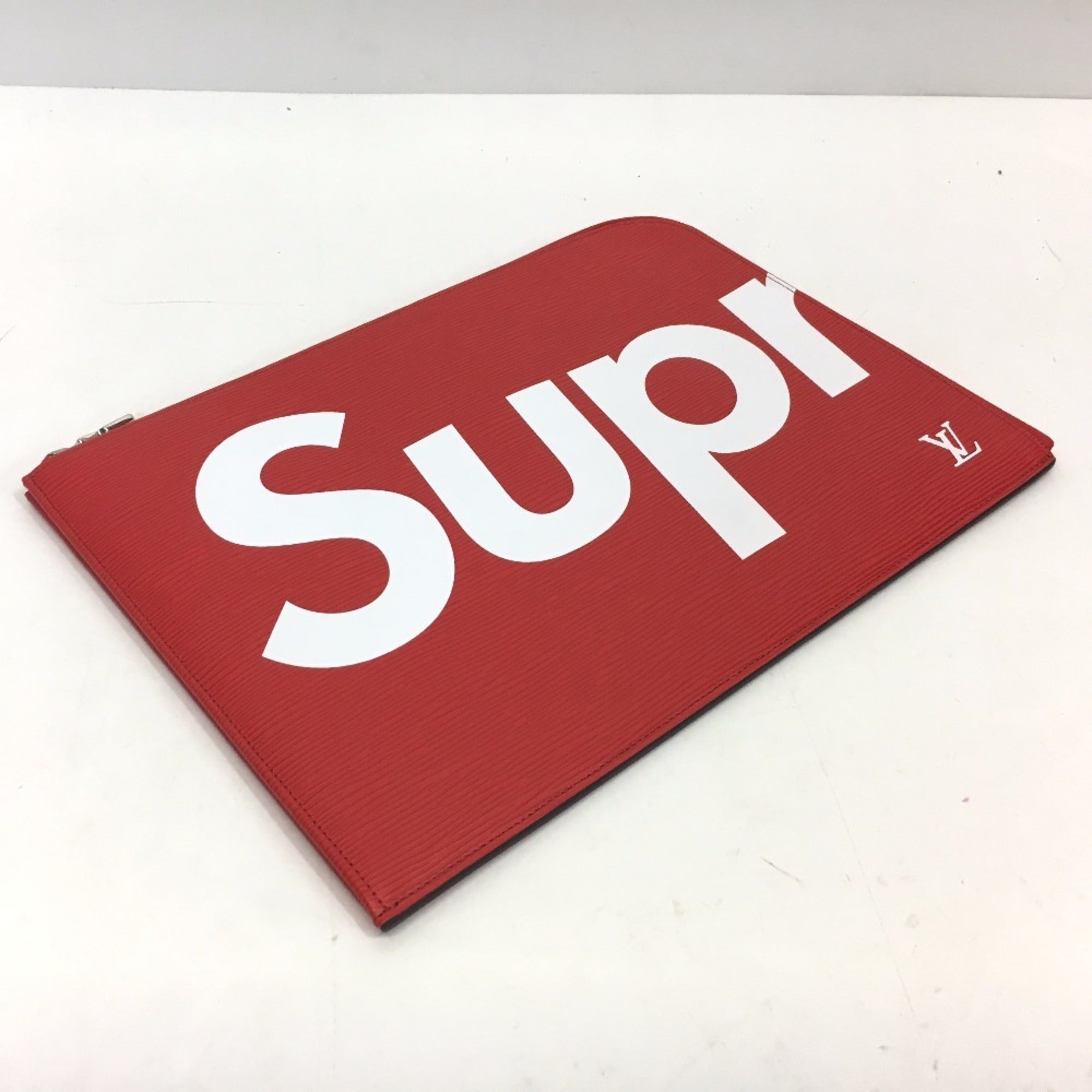 LOUIS VUITTON M67722 Louis Vuitton x Supreme Epi Leather Pochette Jour GM PO.JOUR SP EPI POCHETTE Clutch Bag in Red for Men and Women — New - Store Return