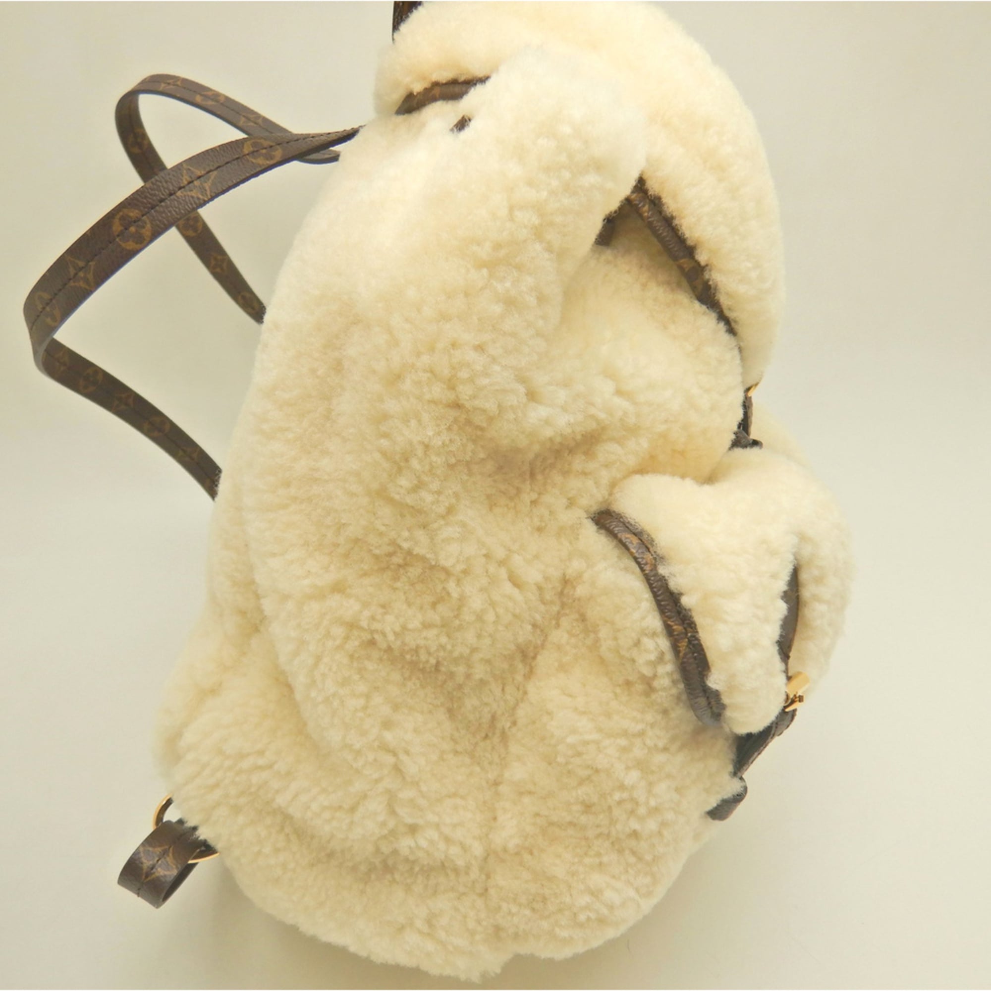 LOUIS VUITTON Monogram Shearling LV SKI Backpack 2024 Collection M23384 Cream Women's 254212 — Like New