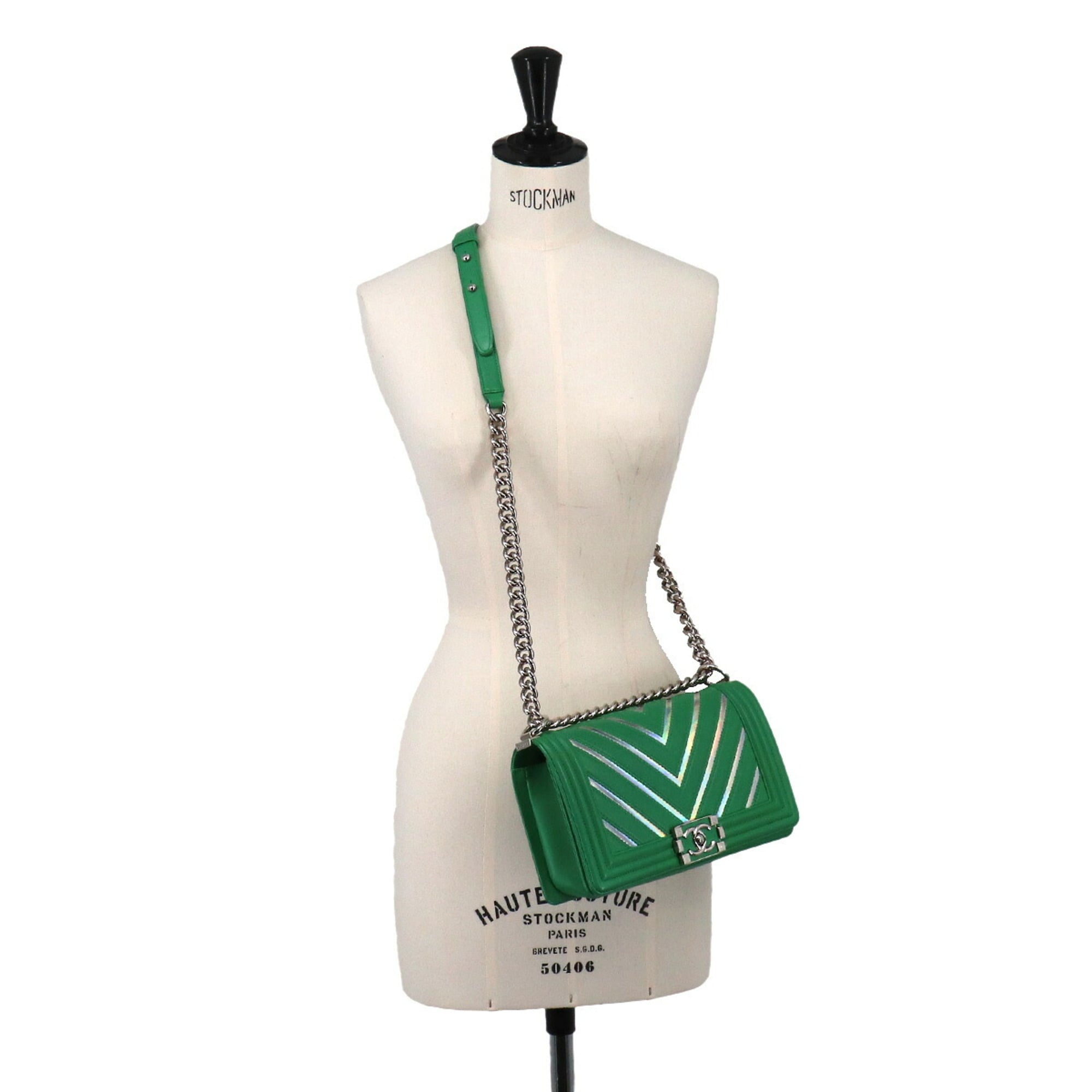 Chanel Boy Chain Shoulder Handbag, Lambskin, Green, A67086, Silver Hardware — Like New
