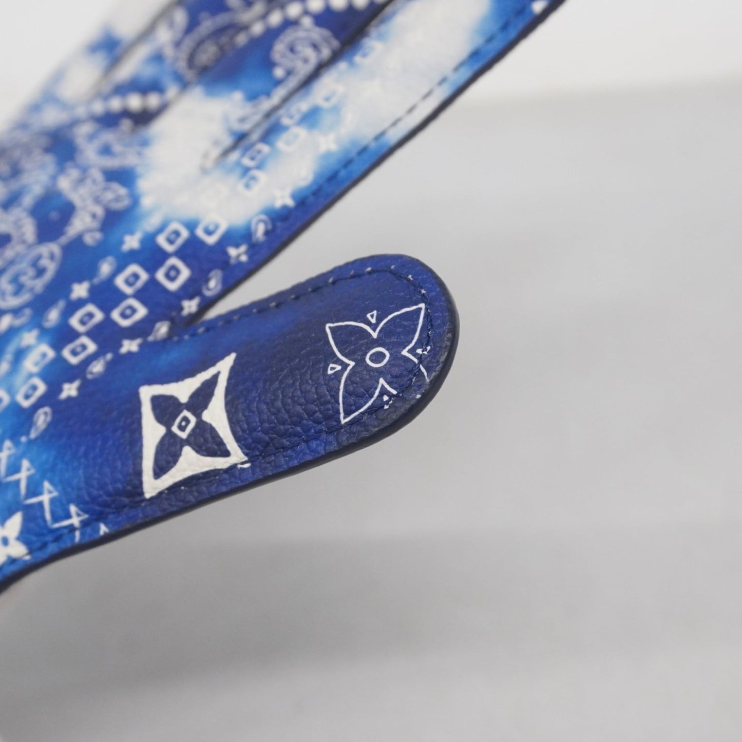 Louis Vuitton Monogram Bandana High 5 Wallet/Coin Case M81410 Blue/White Men's