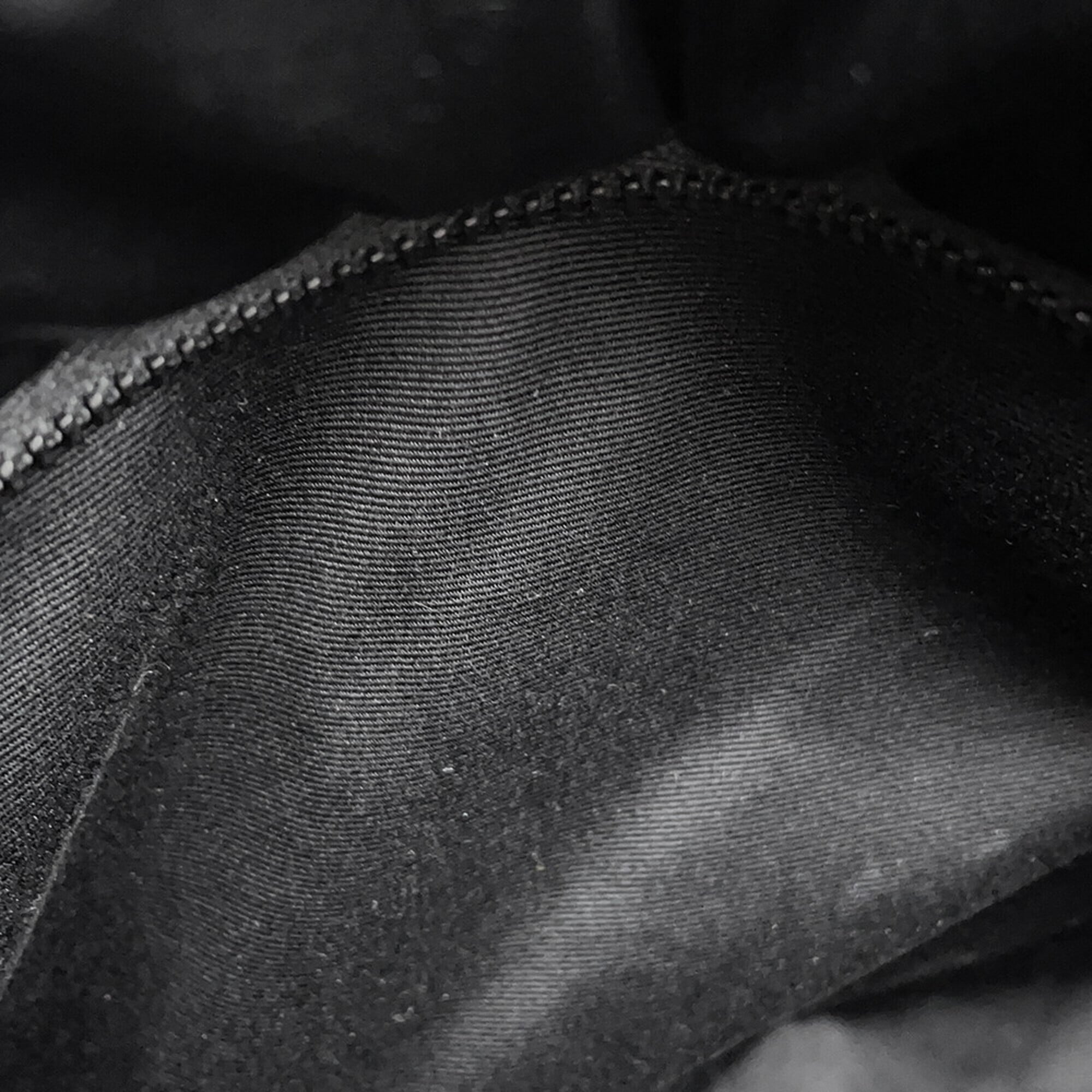 Yves Saint Laurent Saint Laurent Paris Wide Puffer Nylon Tote Bag 756269 SAINT LAURENT PARIS Handbag Black — Like New