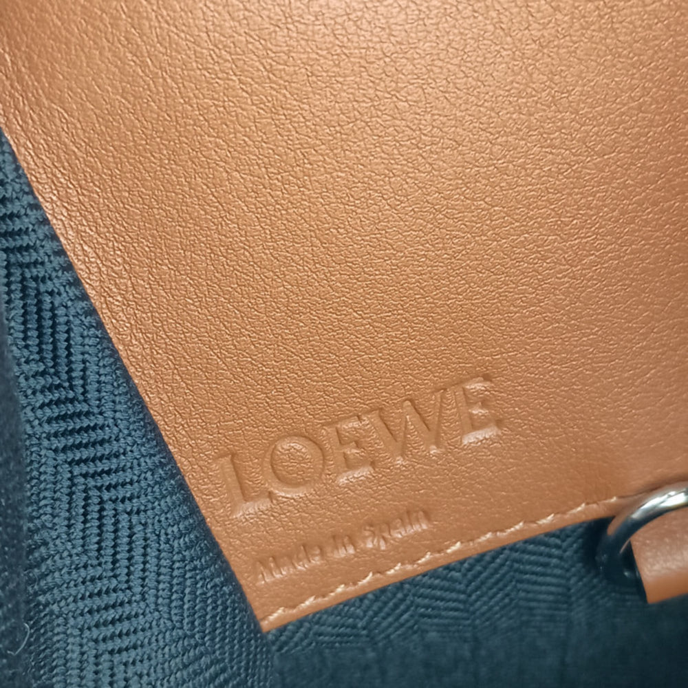 LOEWE Hammock Small Handbag 387.30.S35 TAN (Brown) Classic Calfskin Women's Shoulder Bag — Like New