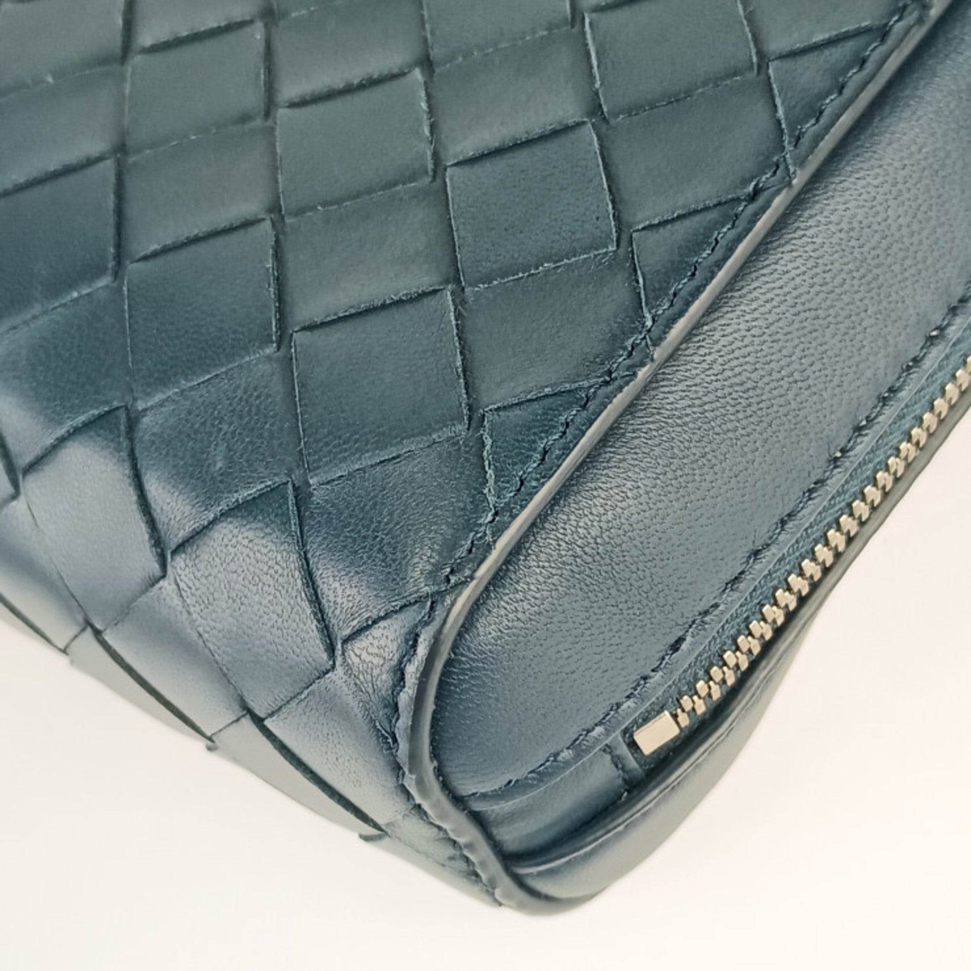 BOTTEGA VENETA Intrecciato Small The Valve Shoulder/Crossbody Bag 592692 VO0BI Blue Leather for Men and Women — Like New