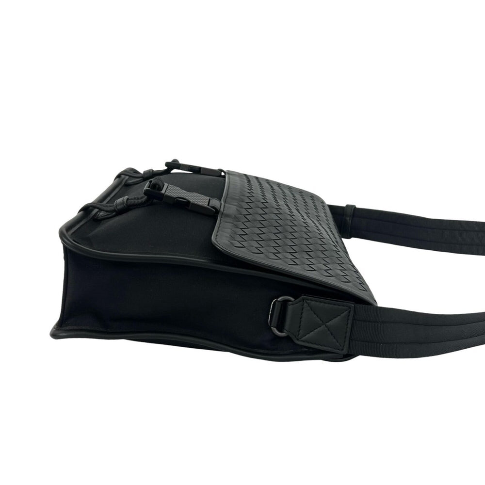BOTTEGA VENETA Intrecciato Leather Nylon Shoulder Bag Business Black o6064 — Like New