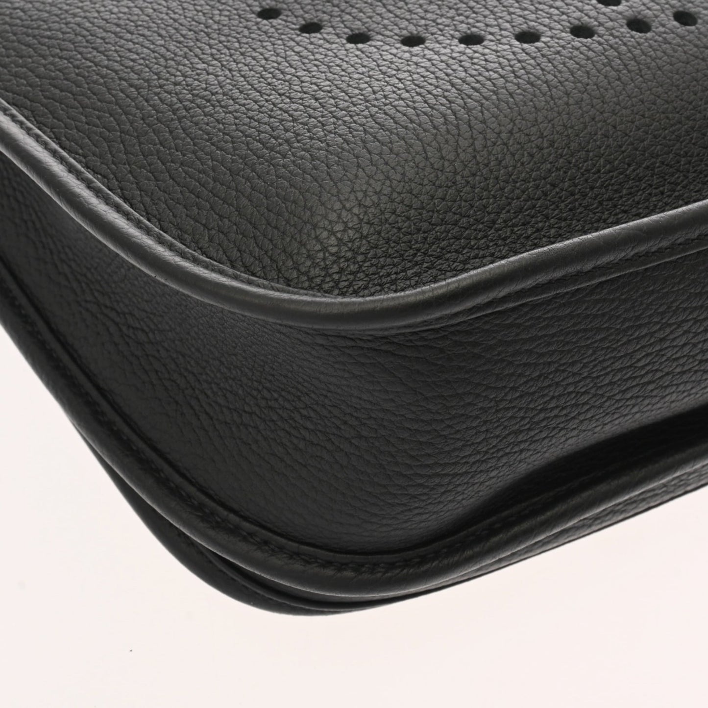 HERMES Evelyne 3PM Black Z Stamp (circa 2021) Unisex Taurillon Clemence Shoulder Bag