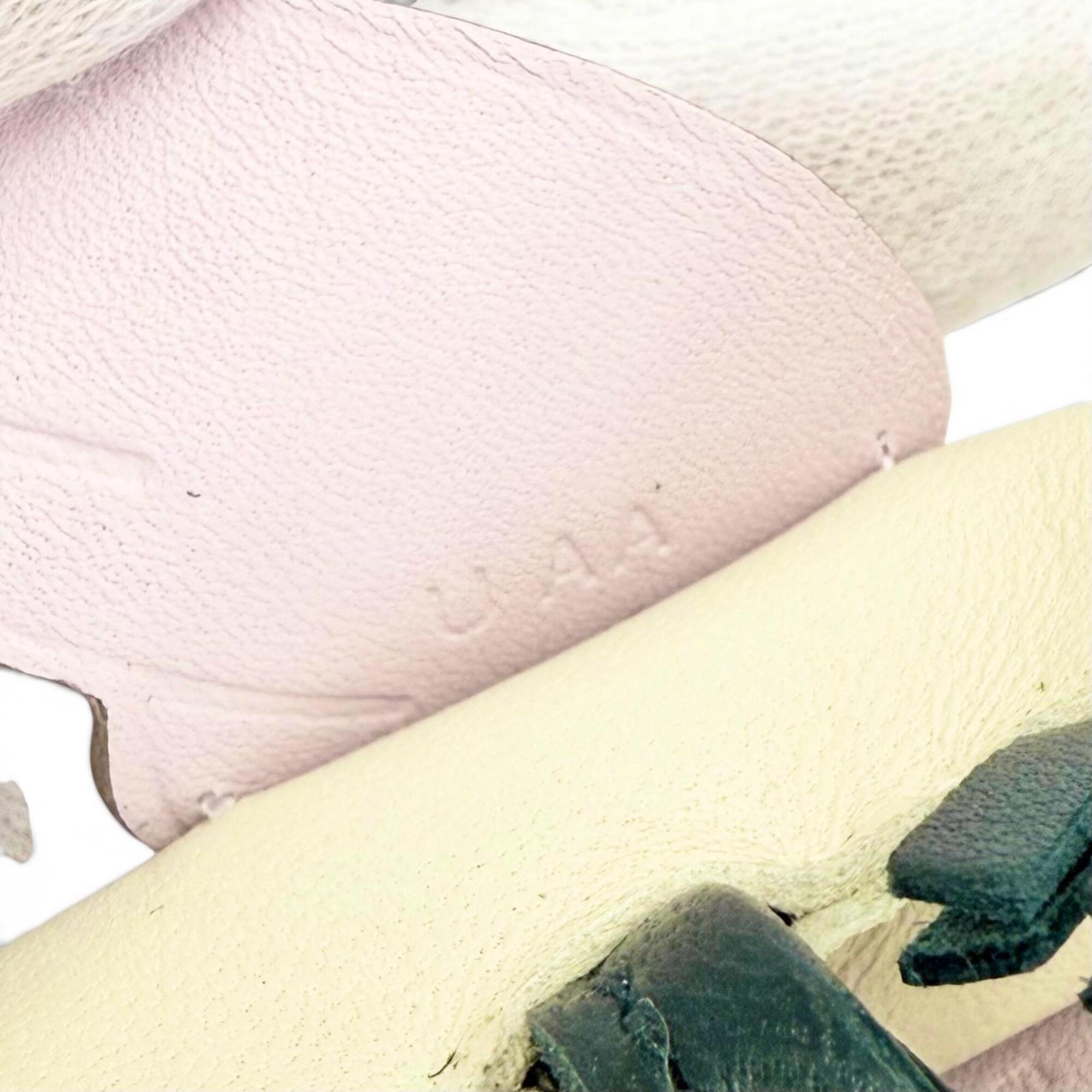 HERMES Rodeo Charm Pegasus PM Agneau Milo Swift Leather Craie Mauve Pere Vert Cypres Bag U Stamp Made in France Women's Comes with Box Highly Recommended ◎ — Like New