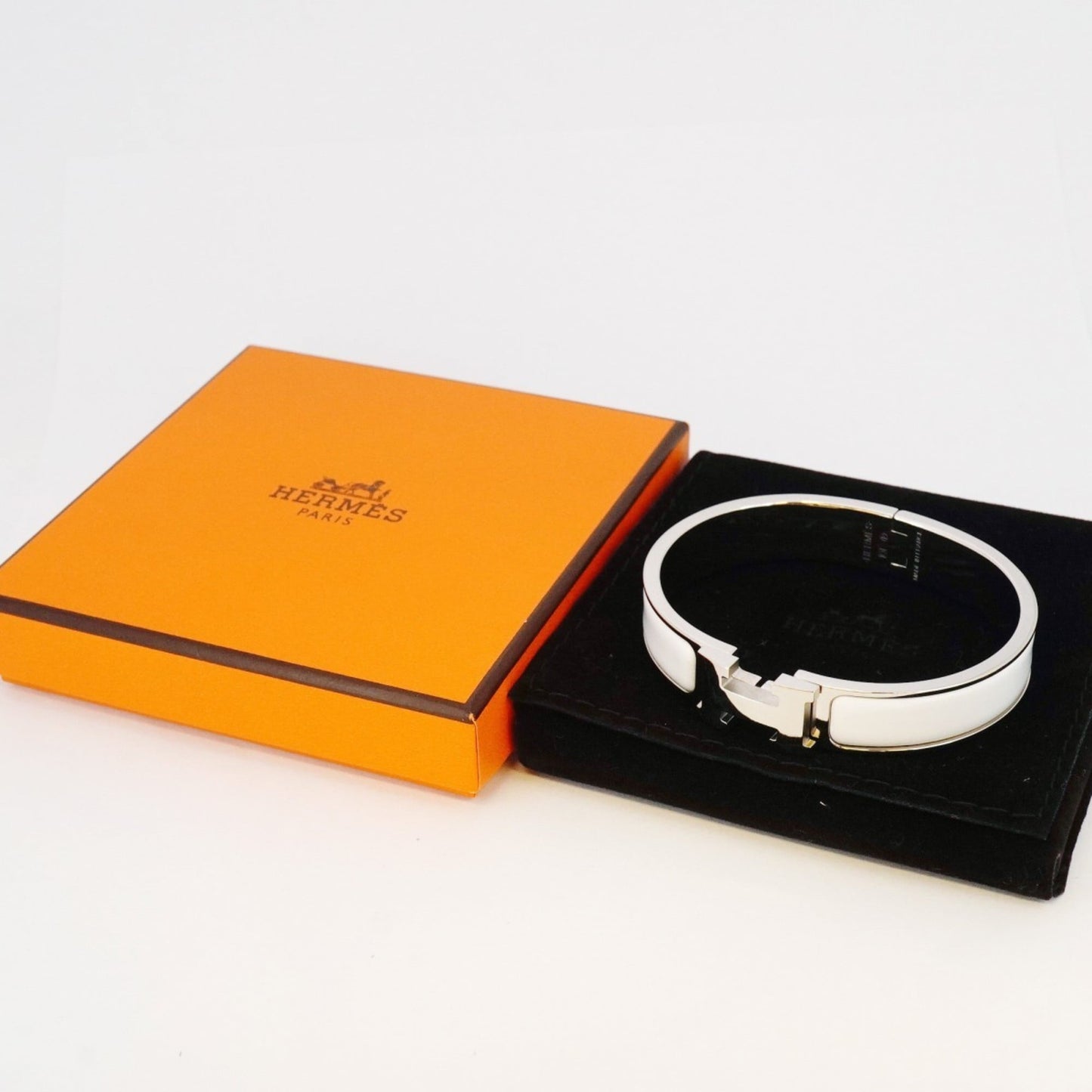 Hermes Click Cluck PM Bangle in Metal and White for Women