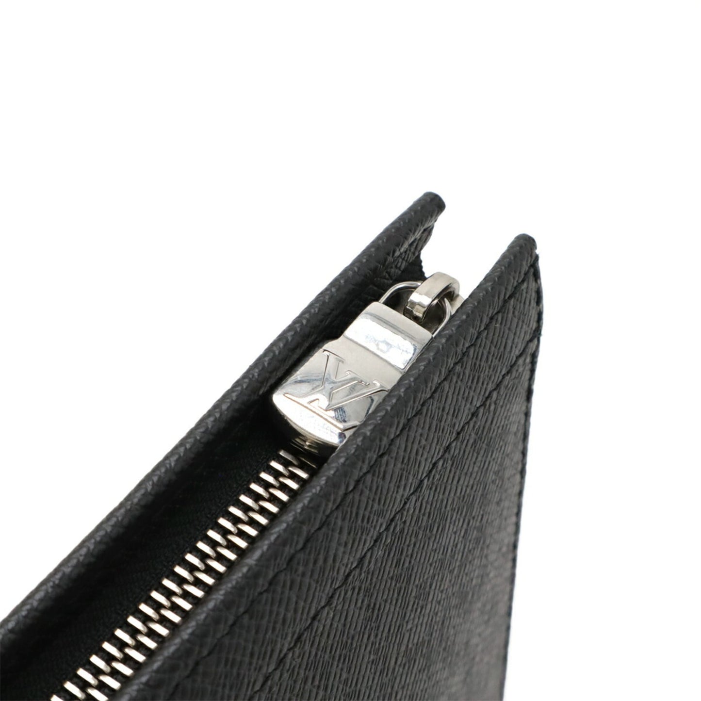 LOUIS VUITTON Taiga Pochette Voyage MM Second Bag/Clutch Bag in Calfskin Leather, Noir Black, M30547