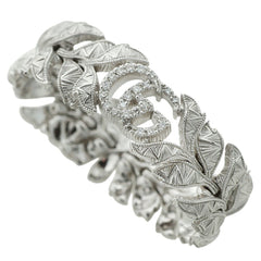 Gucci Flora Ring, approximately 6.6g, 18K White Gold, with small diamonds, size #11 (approximately US 10) — Like New
