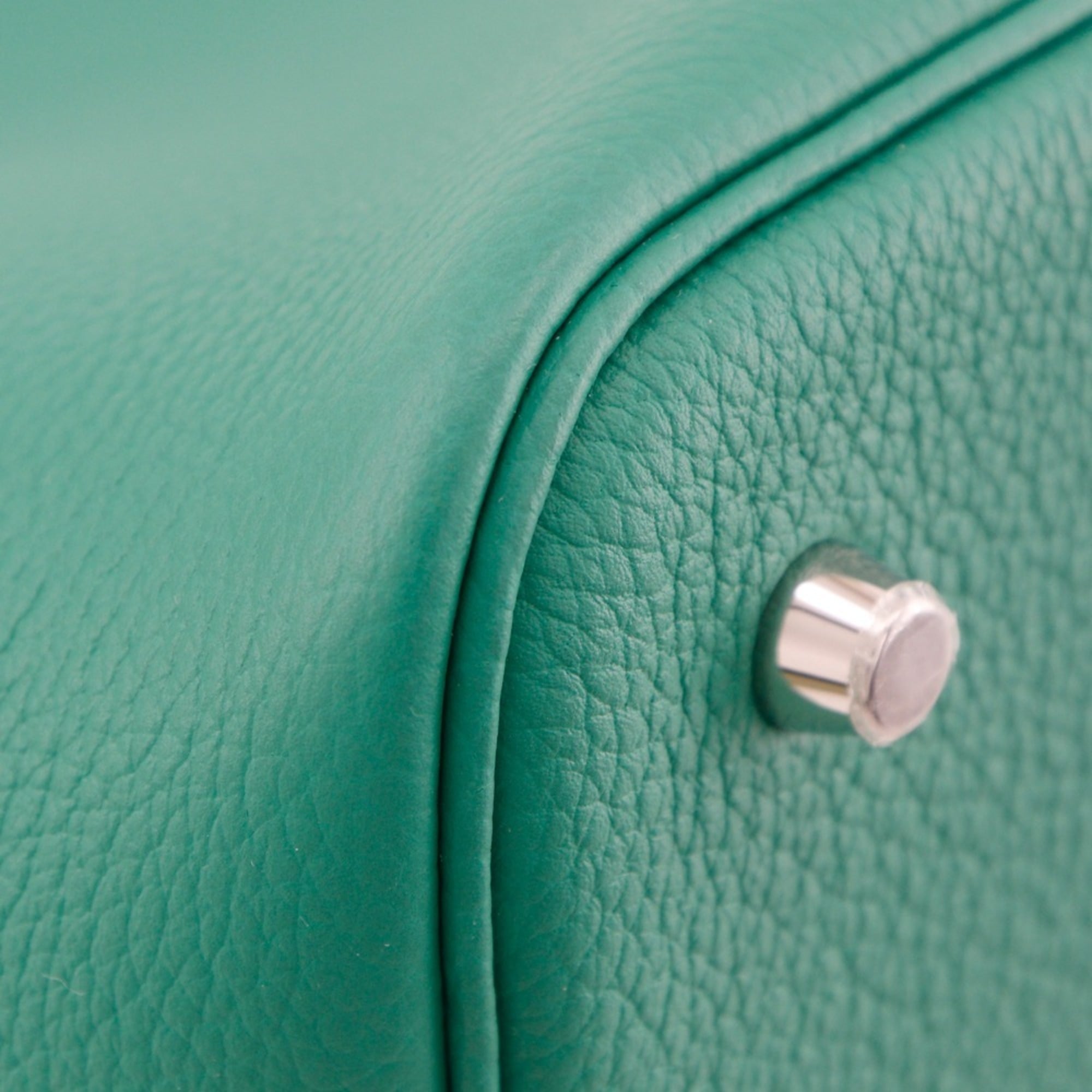 Hermes Hermès Picotin Lock 22 MM Handbag in Taurillon Maurice Vert Gate, 2022, Green, U A5 Strap Clasp, Women's — Like New
