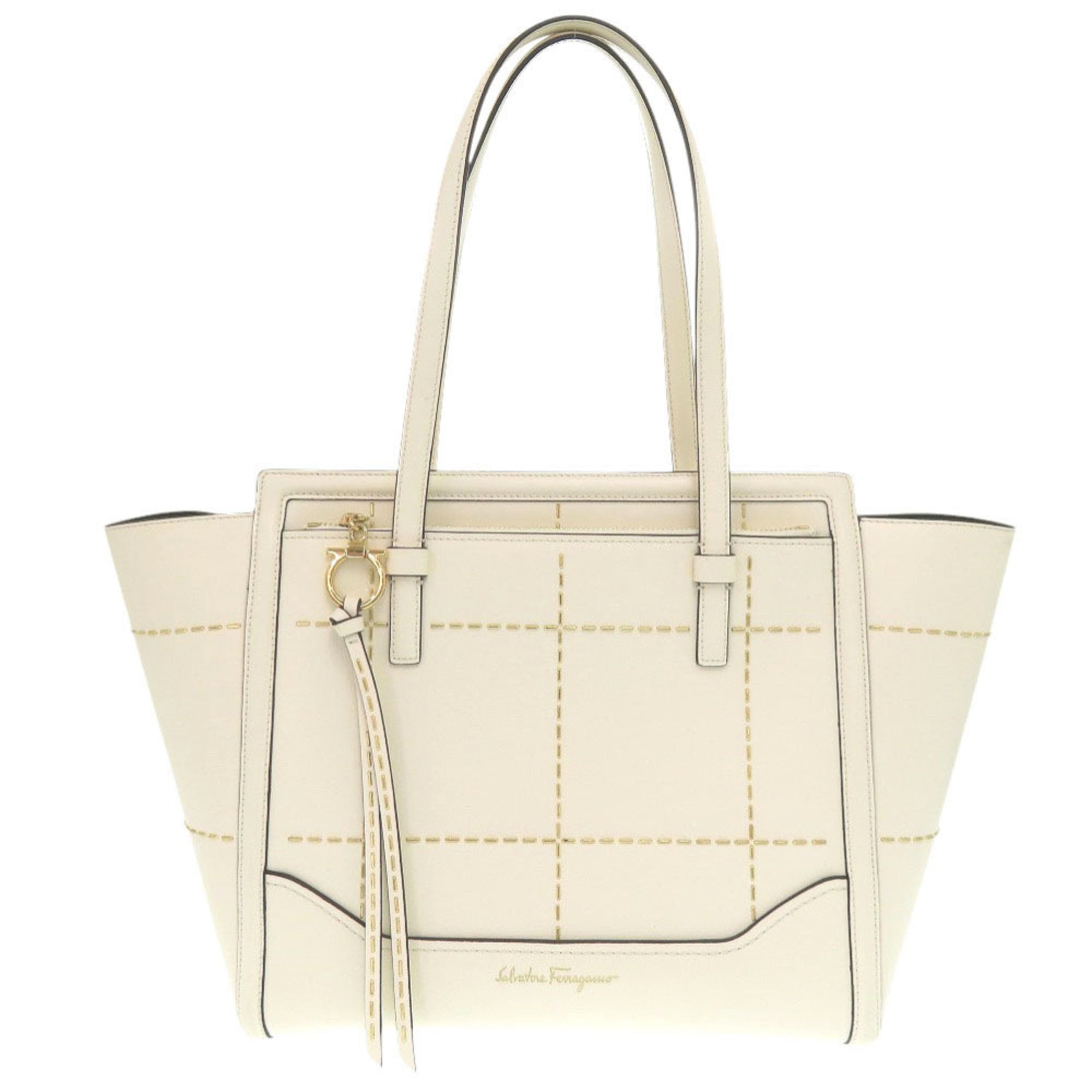 Excellent condition Salvatore Ferragamo Amy EZ-21 G661 gold hardware leather white tote bag, one-shoulder 1544