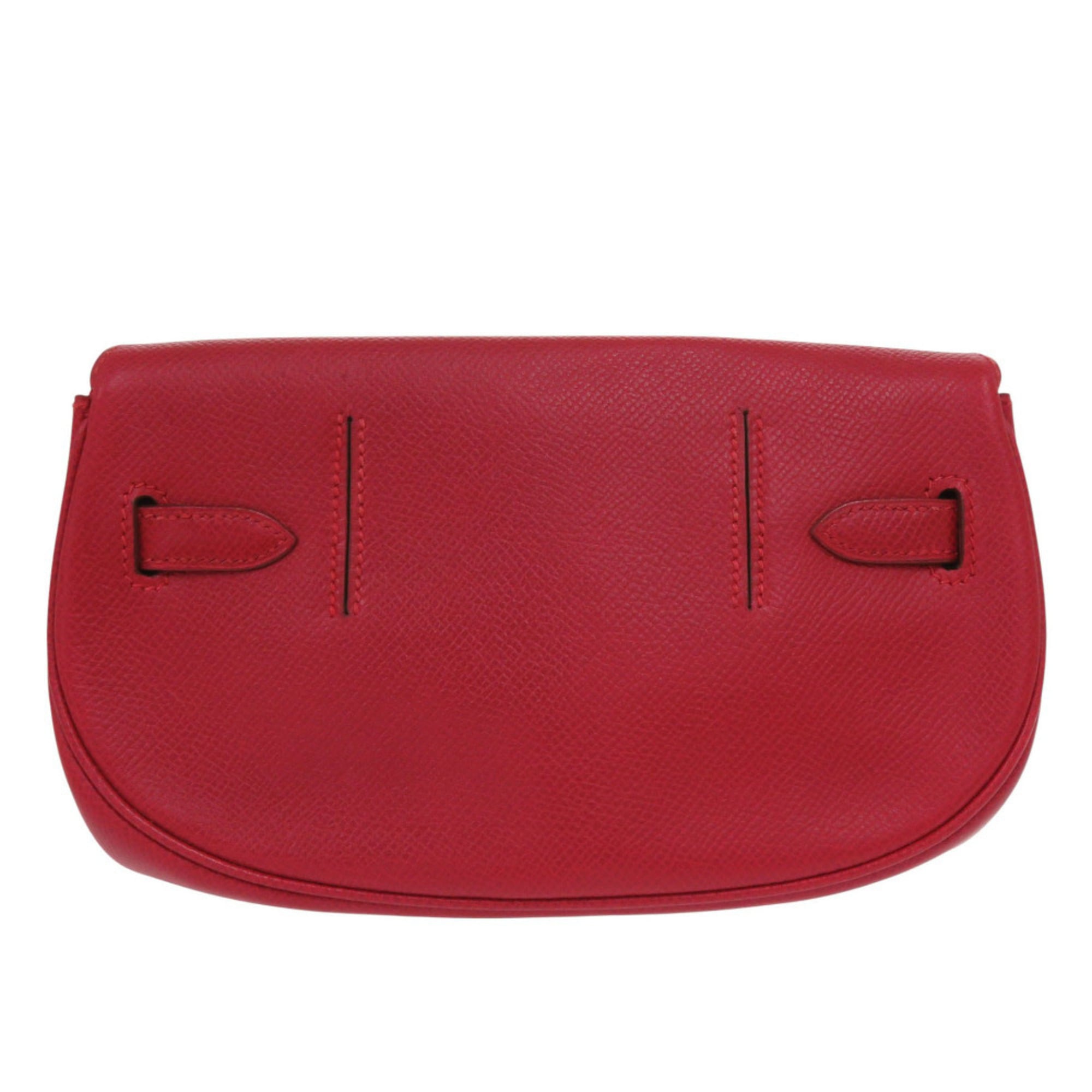 Excellent condition Hermès Banana Kelly Couchbel Rouge vif clutch bag in red with gold hardware and a 〇U stamp. Item number 1465.