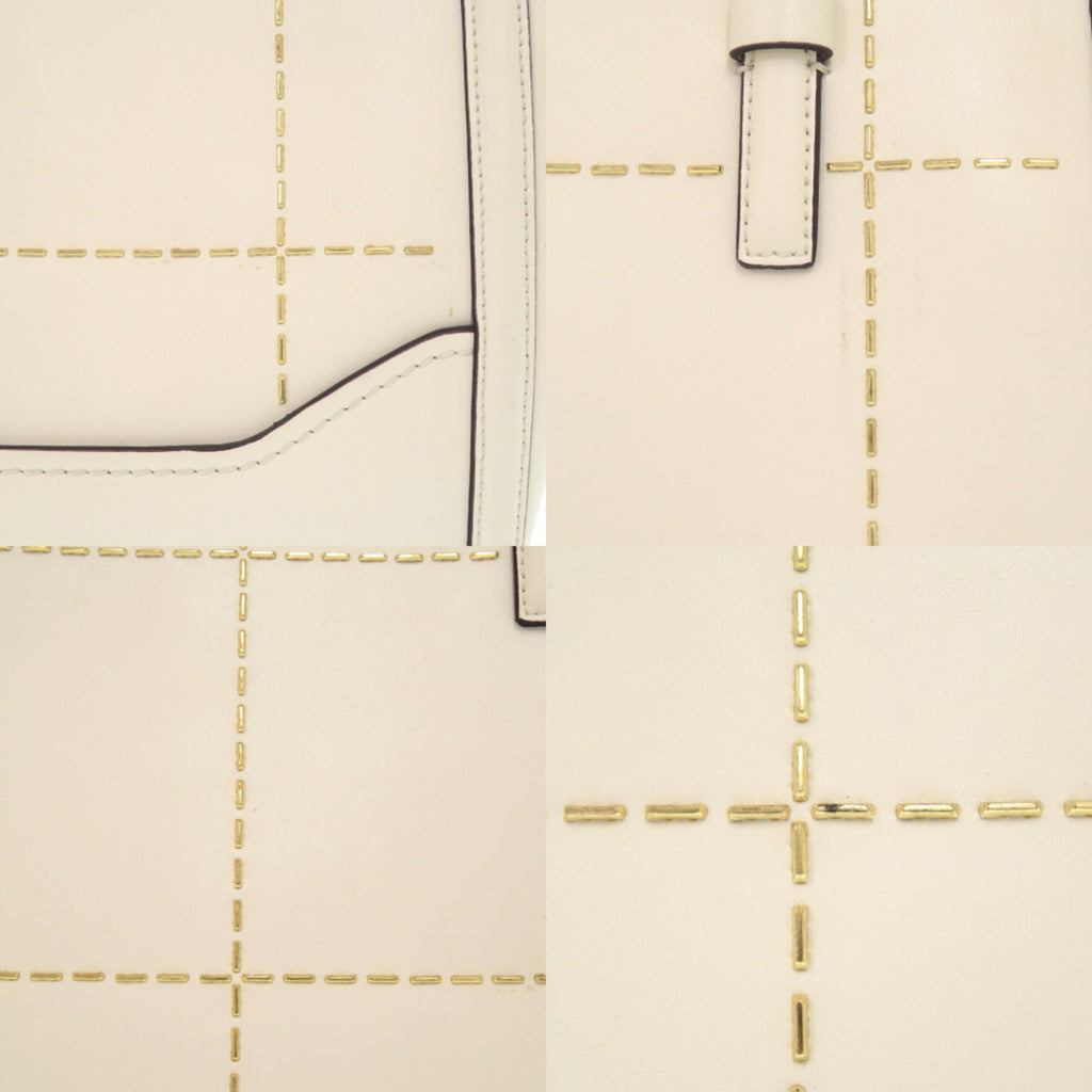 Excellent condition Salvatore Ferragamo Amy EZ-21 G661 gold hardware leather white tote bag, one-shoulder 1544