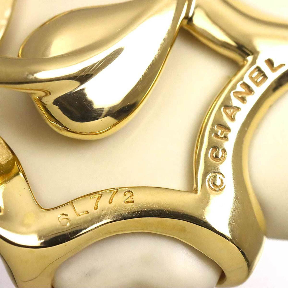 Chanel Camellia Pendant Top, Cachoron, 18K Yellow Gold (750) — Like New