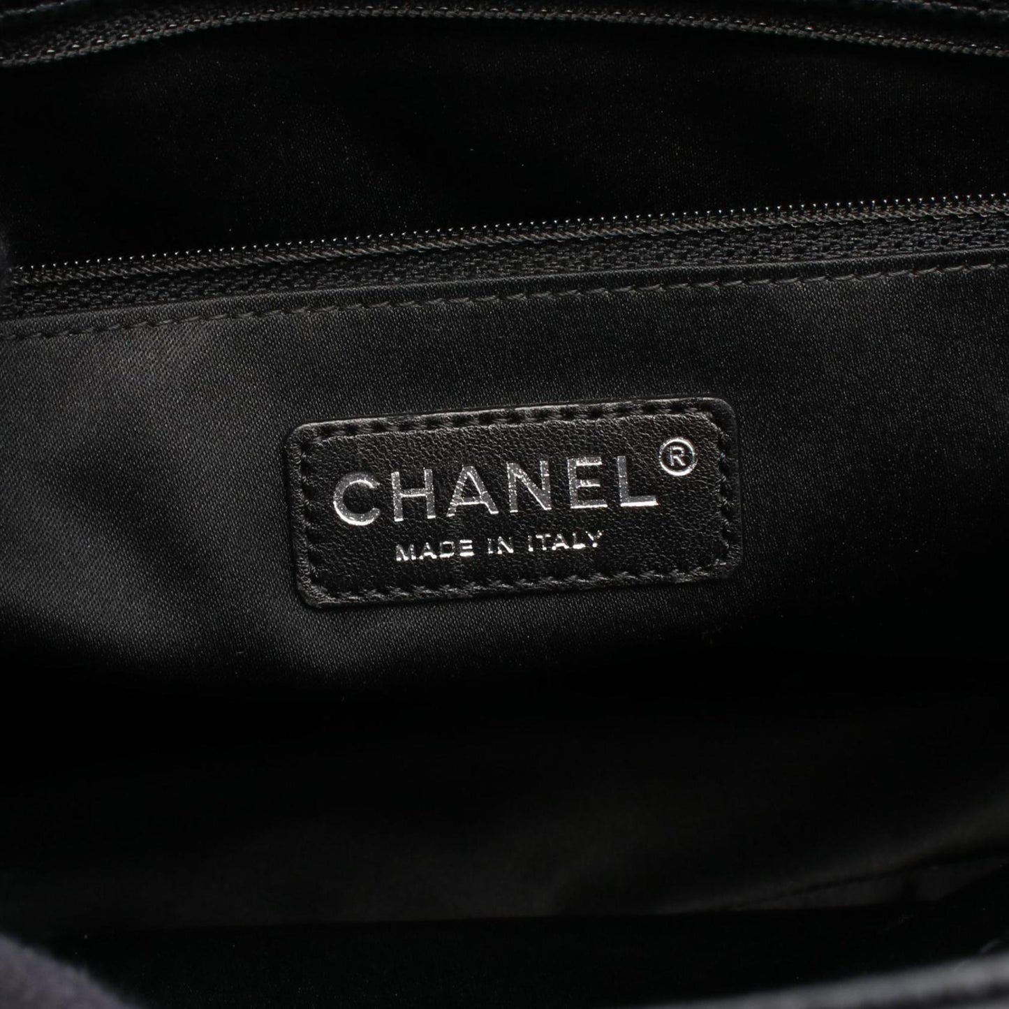 CHANEL Matelasse Grand Shopping GST Tote Bag in Calfskin Leather (Black)