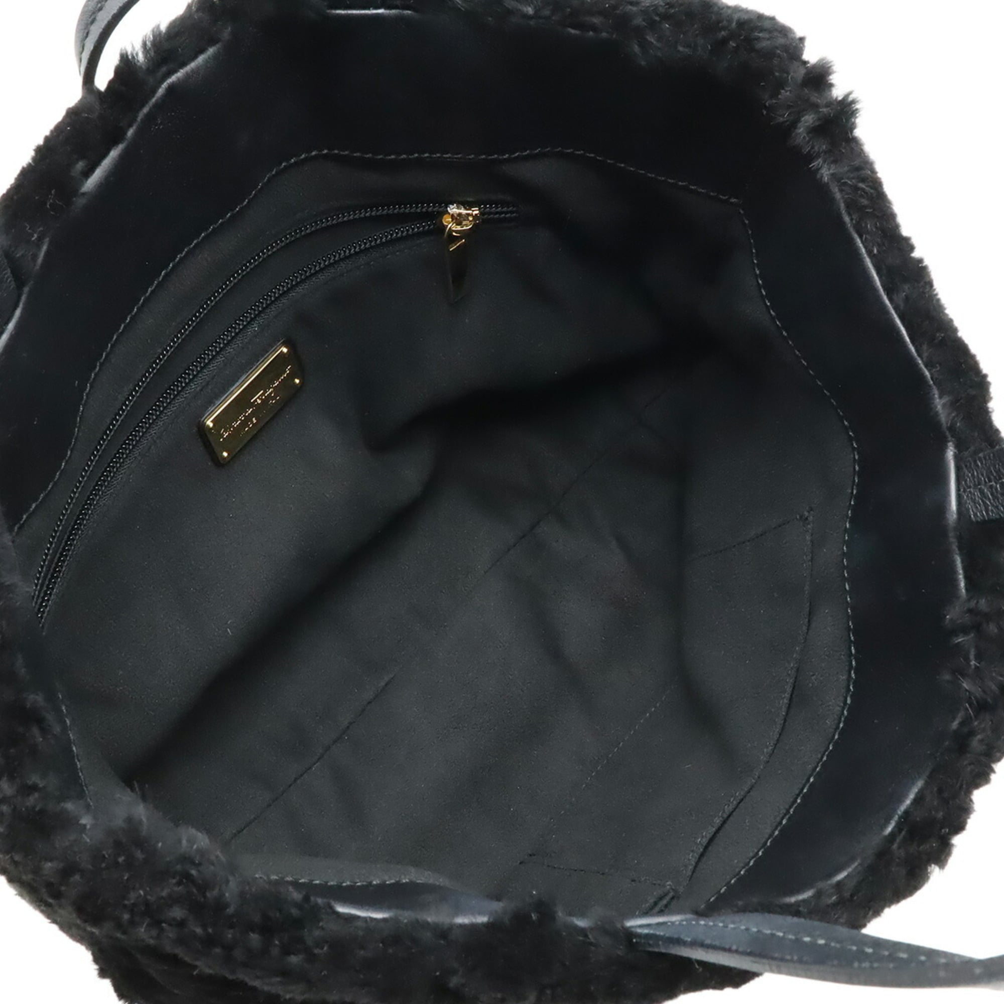 Salvatore Ferragamo Gancini handbag tote bag in black with fur FJ-21 D415