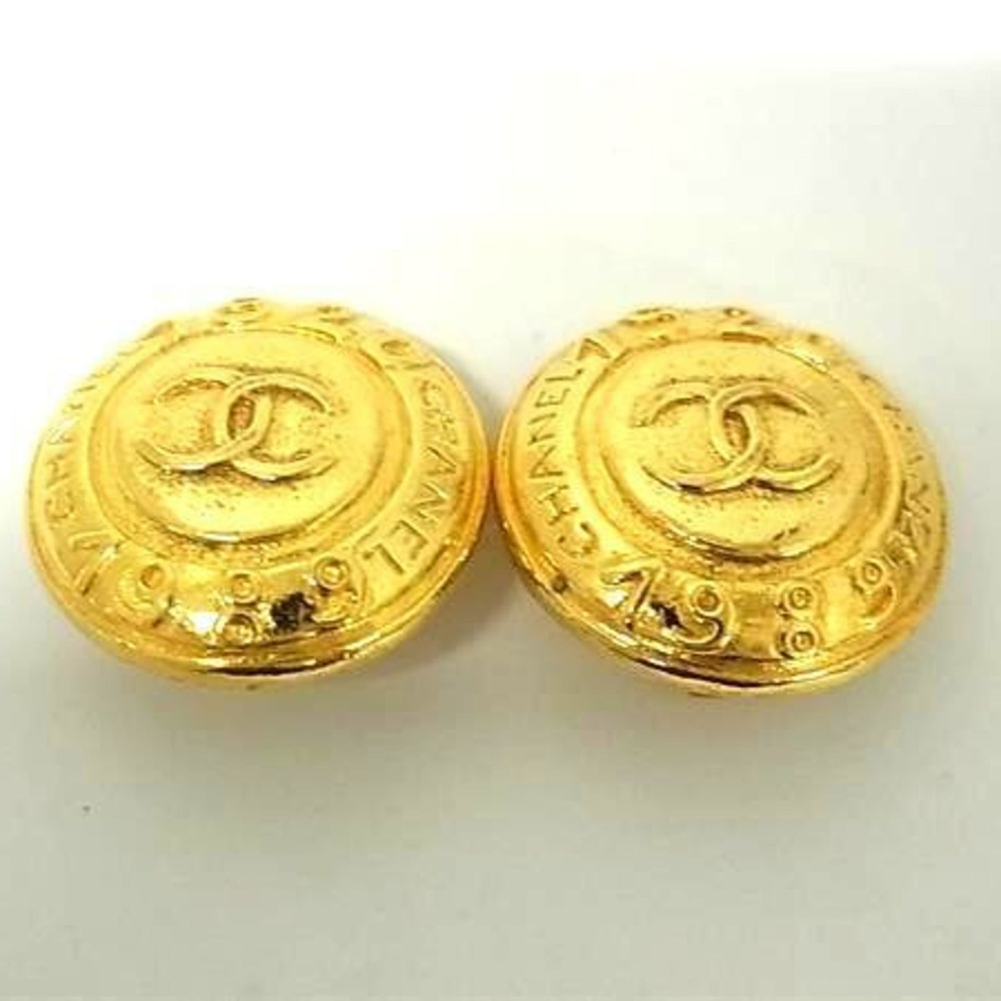 CHANEL Coco Mark Clip-on Earrings - Gold Metal for Women