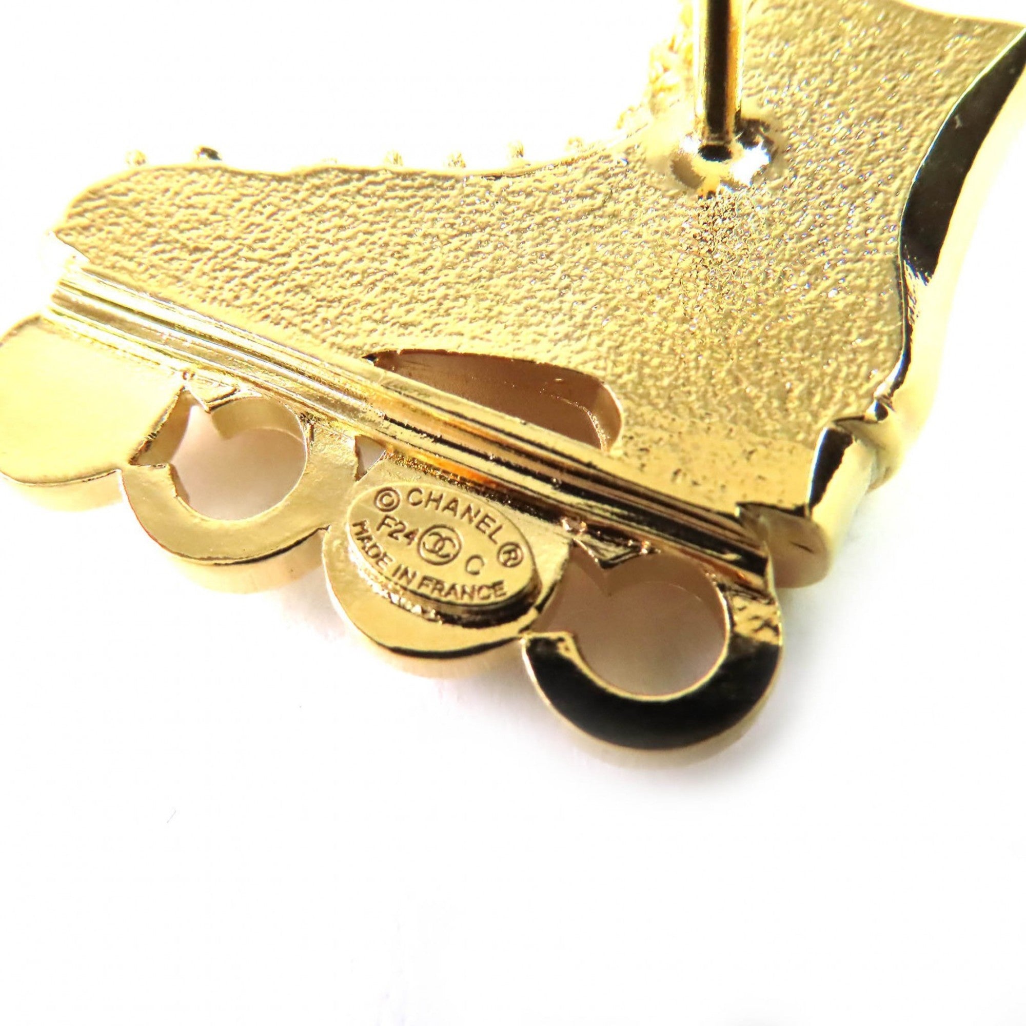 CHANEL F24 Roller Skate COCO Brooch with Faux Pearl and Coco Mark Rhinestones, Gold, Made in France, Women's — Like New