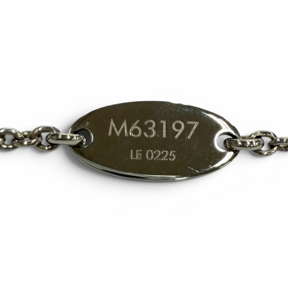 LOUIS VUITTON M63197 Necklace Essential V Circle Logo Motif Chain Silver Made in Italy Women's Comes with Box and Dust Bag — Like New