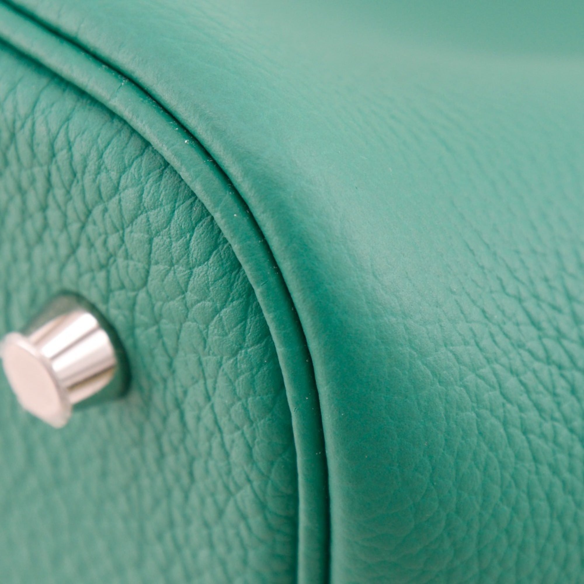 Hermes Hermès Picotin Lock 22 MM Handbag in Taurillon Maurice Vert Gate, 2022, Green, U A5 Strap Clasp, Women's — Like New