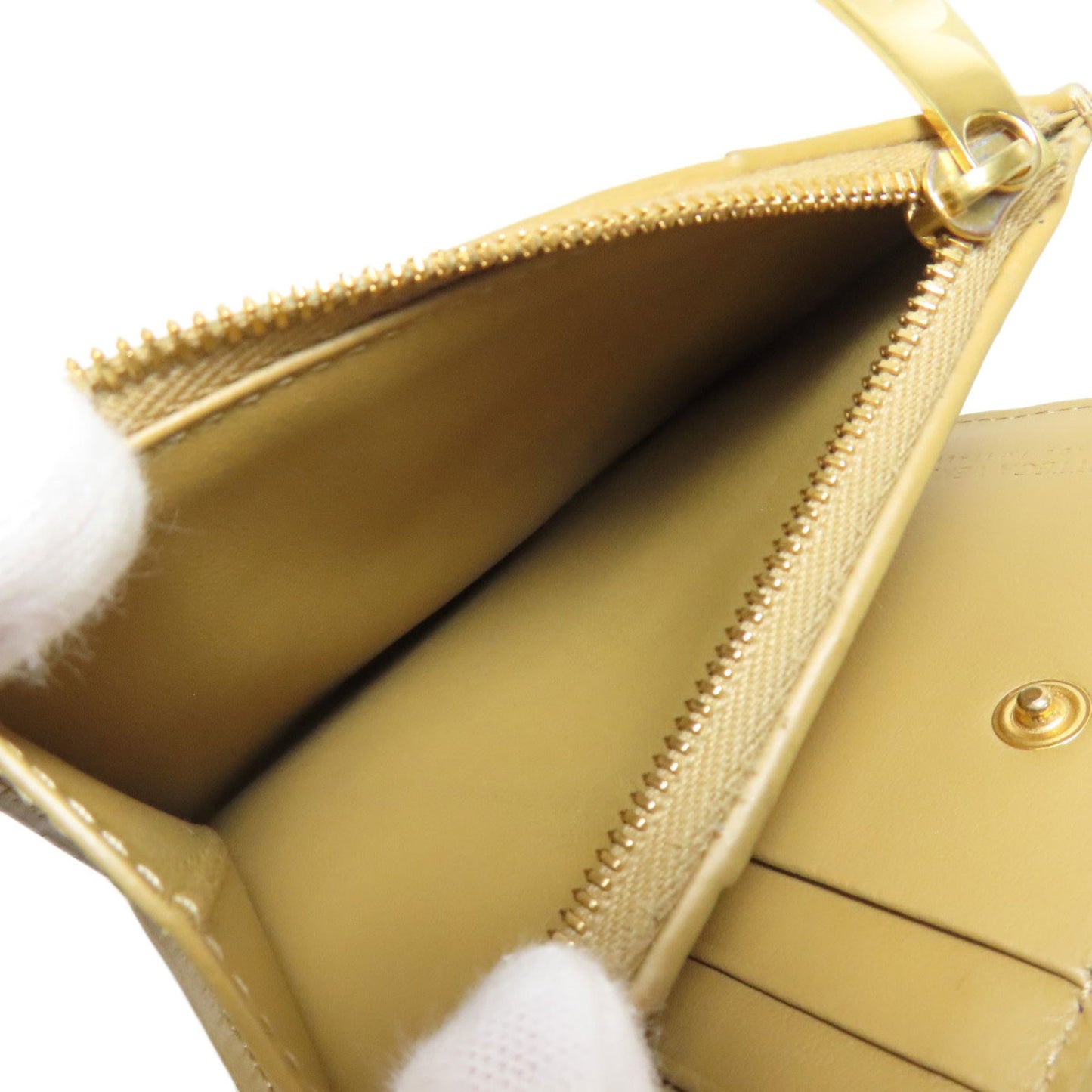 Bottega Veneta Cassette Bifold Wallet in Calfskin Leather for Women