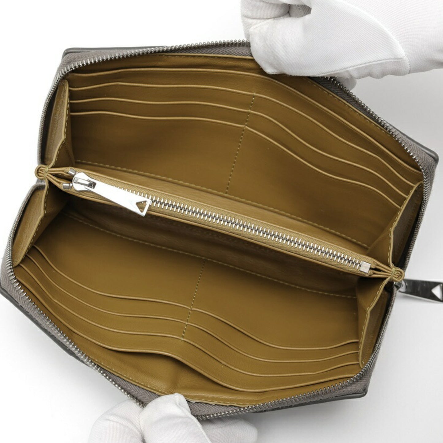 Bottega Veneta Cassette Zip Around Wallet 814649 Calf Leather Gray S-159381