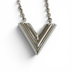 LOUIS VUITTON M63197 Necklace Essential V Circle Logo Motif Chain Silver Made in Italy Women's Comes with Box and Dust Bag — Like New