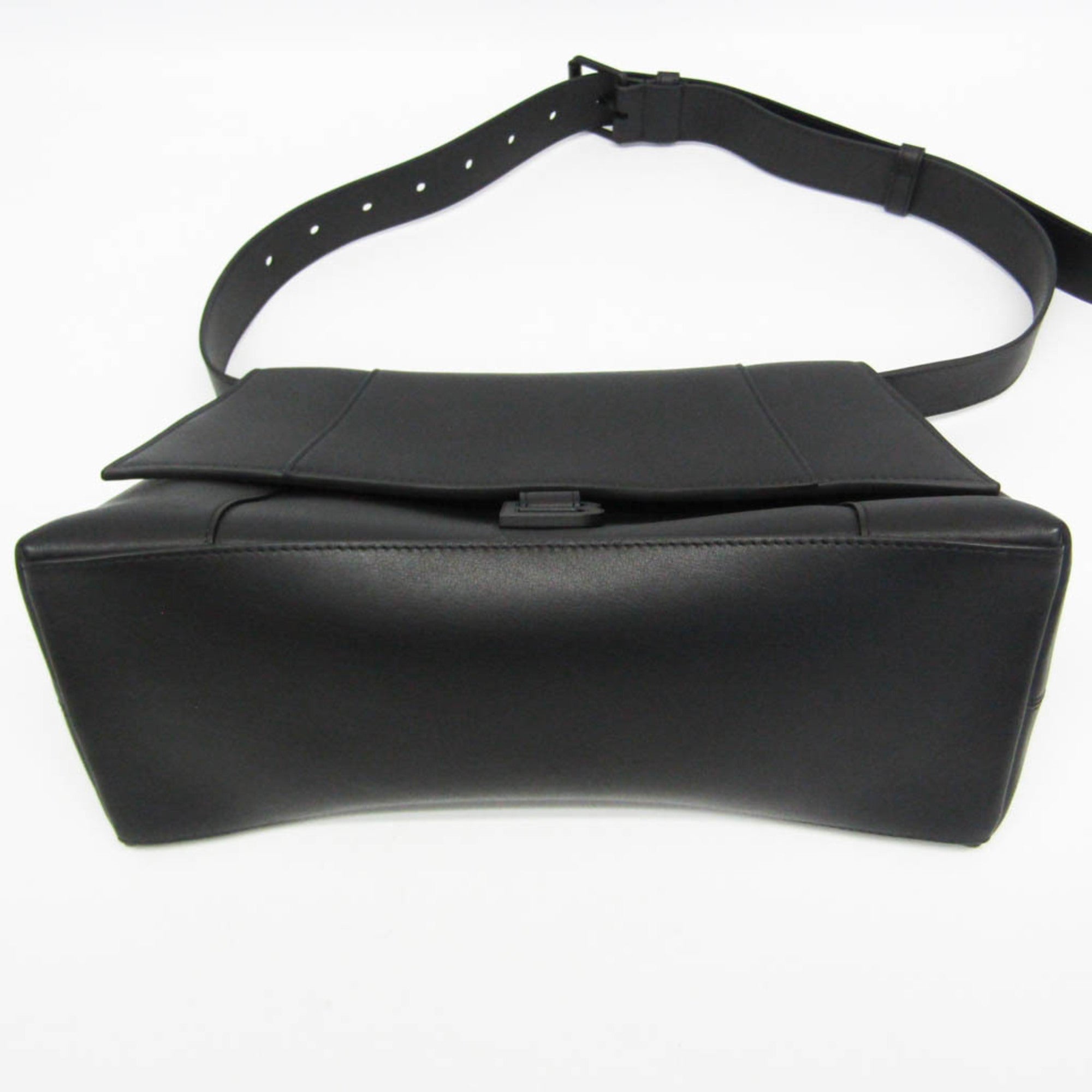 Balenciaga Downtown Medium 671354 Men,Women Leather Shoulder Bag Black — Like New