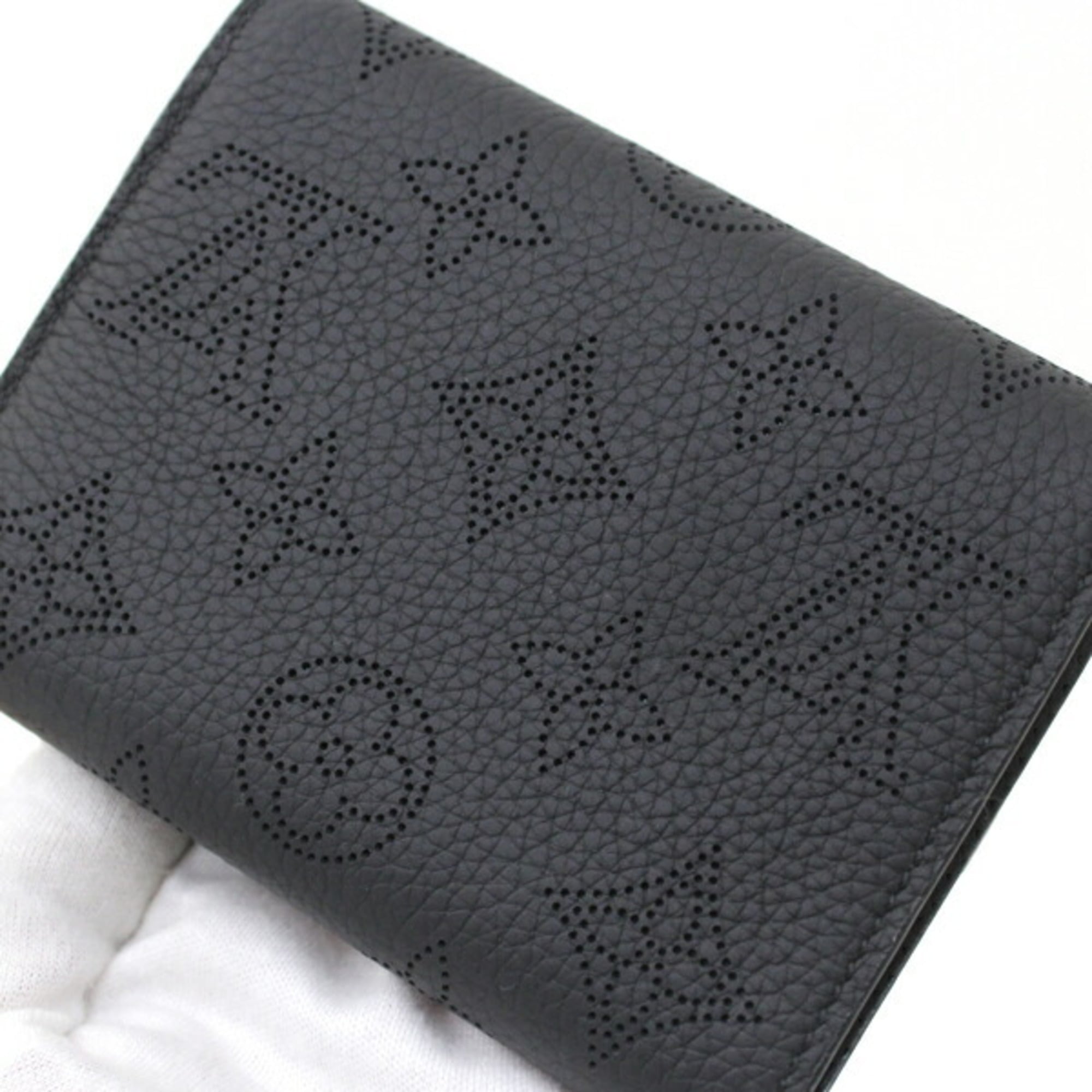 Louis Vuitton Victorine Mahina Tri-fold Wallet in Leather, M82679, Black, Women's, LOUIS VUITTON KM3169