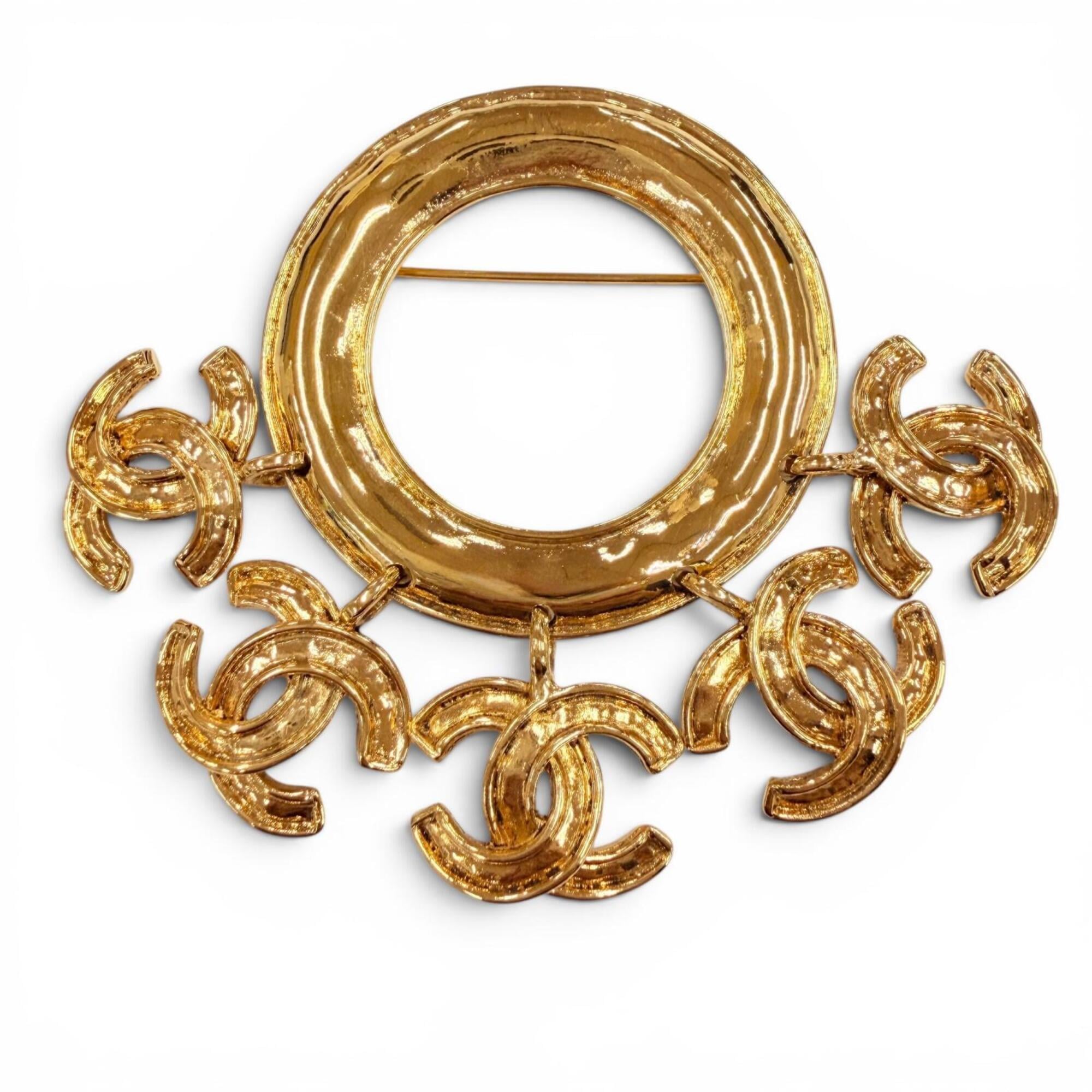 CHANEL Vintage 94P Five-Coco Mark Circle Swing Brooch, Gold, Made in France, Women's, with Box — Like New