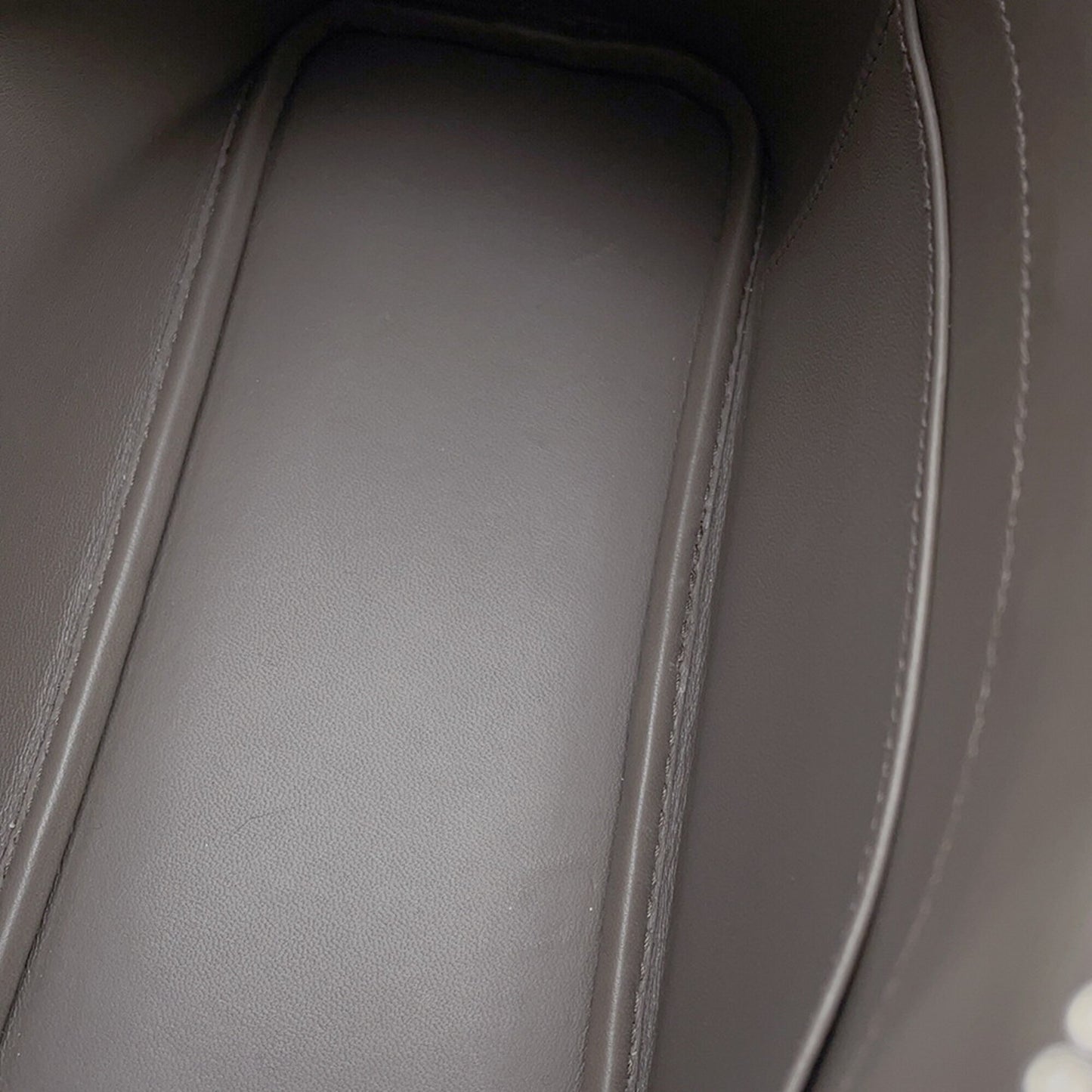 Hermès Bolide 27 Etain Epsom handbag with A stamp. HERMES 2-way shoulder bag.