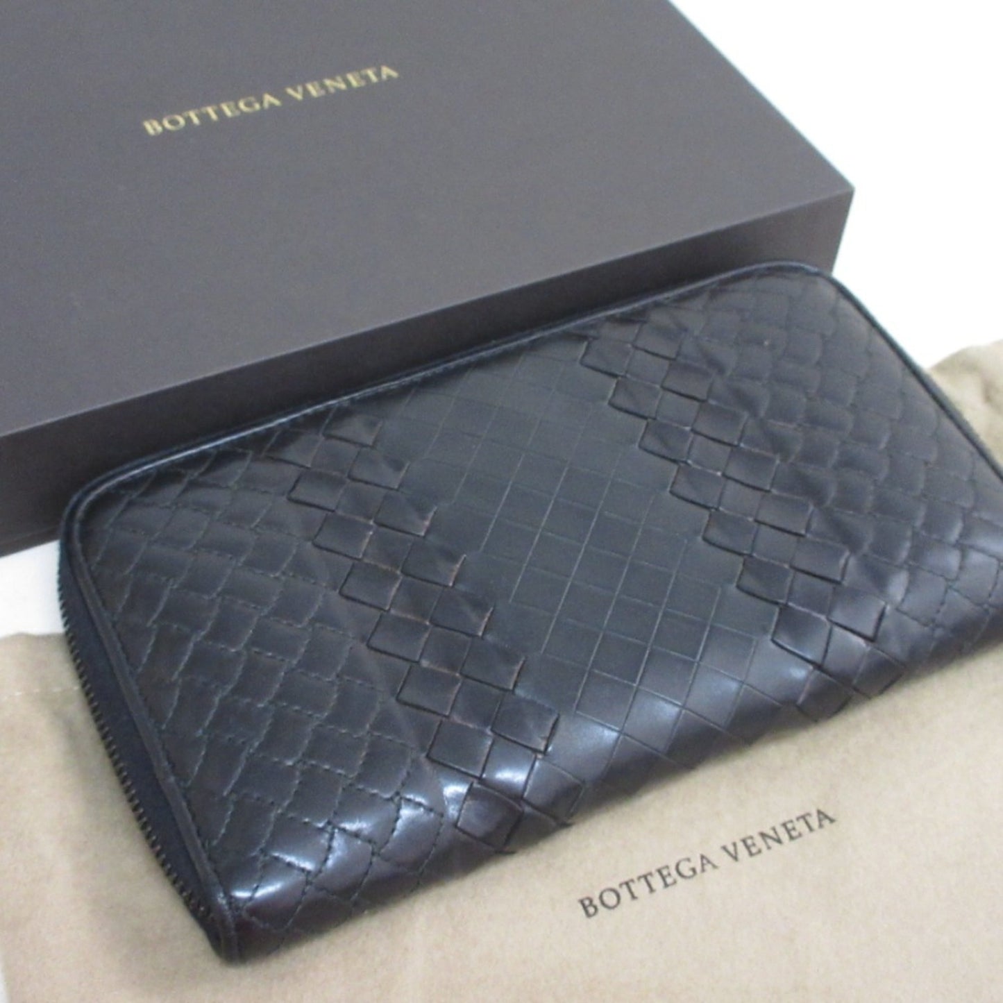 BOTTEGA VENETA Intrecciato Leather Round Zip Long Wallet in Black for Men and Women