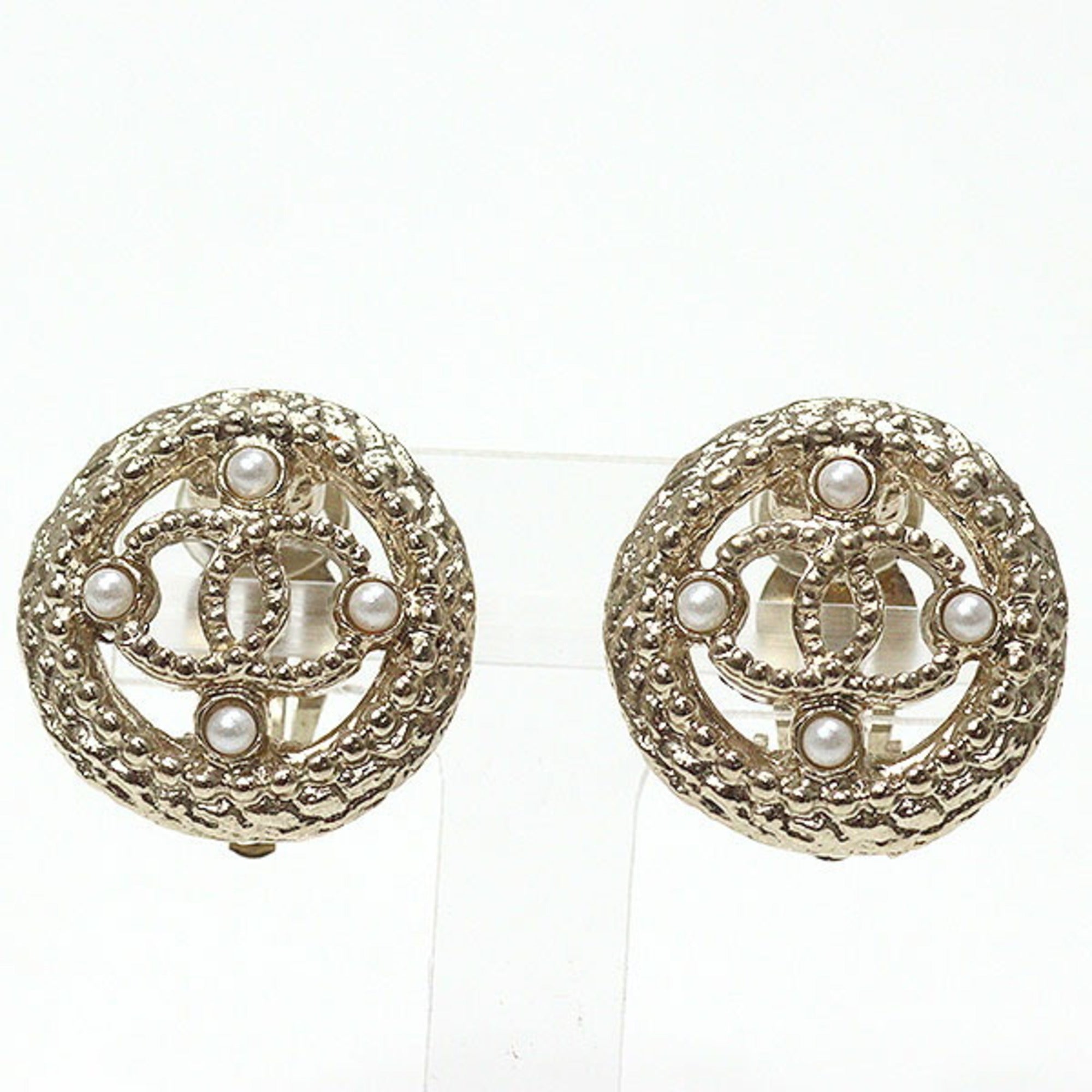 Chanel Coco Mark Earrings, Light Gold, Costume Pearl, Metal, A18C, Button Motif, Openwork, Clip-on, Like New — Like New