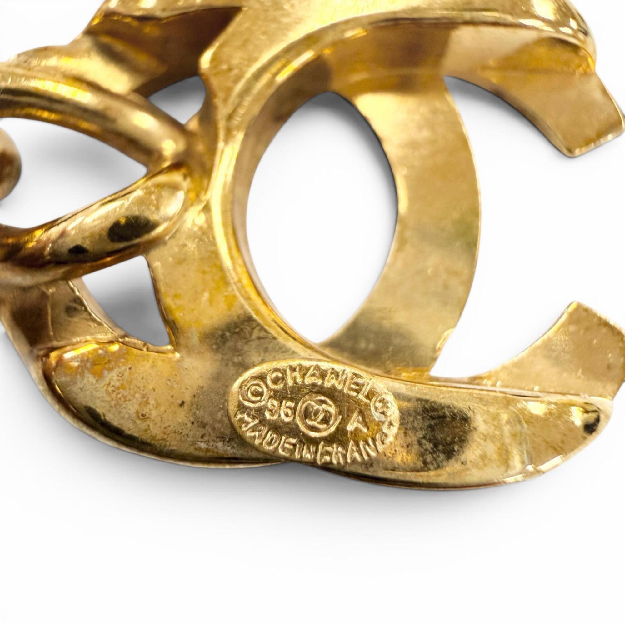 CHANEL Vintage 96A Coco Mark Turnlock Necklace, Gold, Made in France, Women's, with Box — Like New