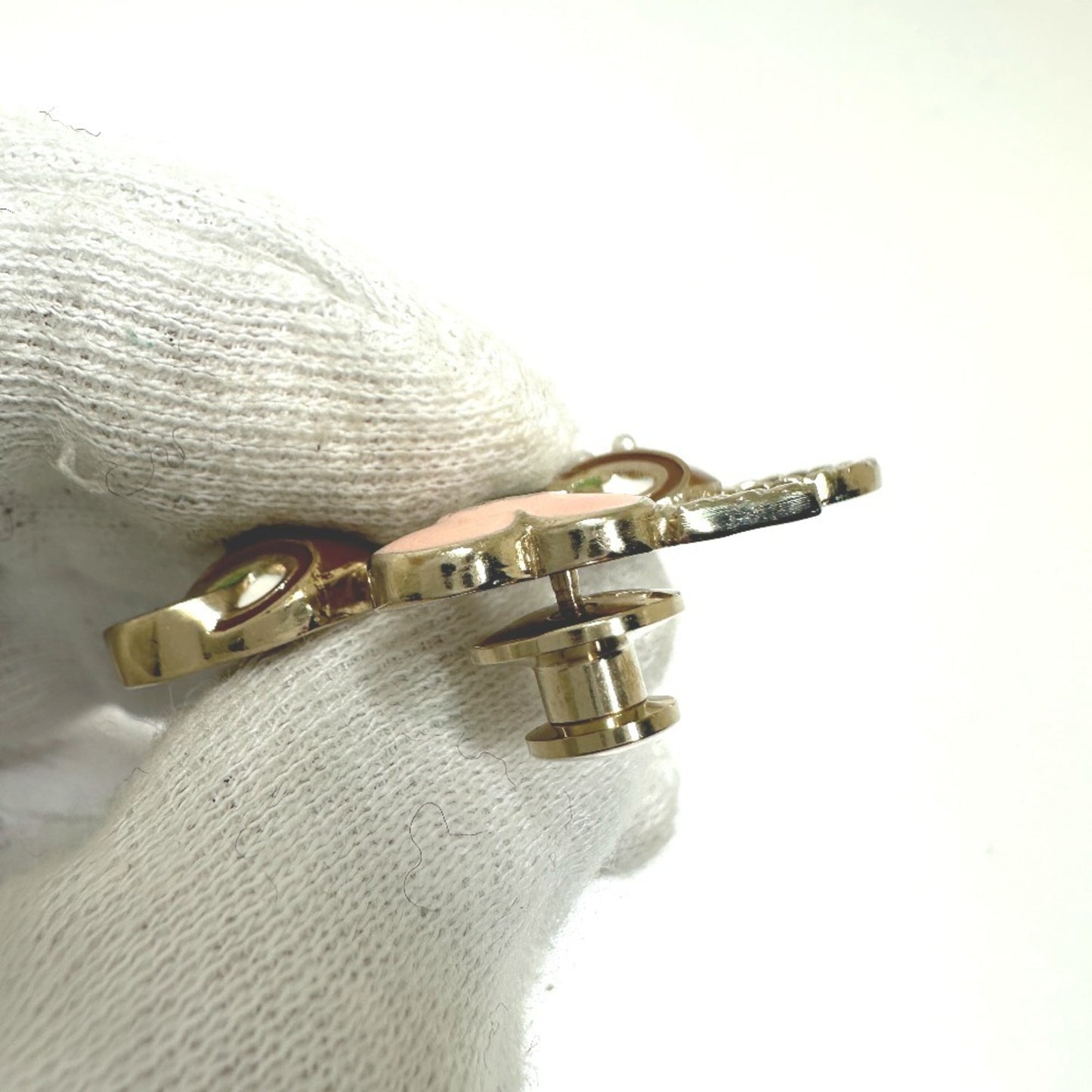 CHANEL I COCO Logo "I Love Coco" Heart Accessory B17C Brooch in Metal with Faux Pearl, Gold, for Women