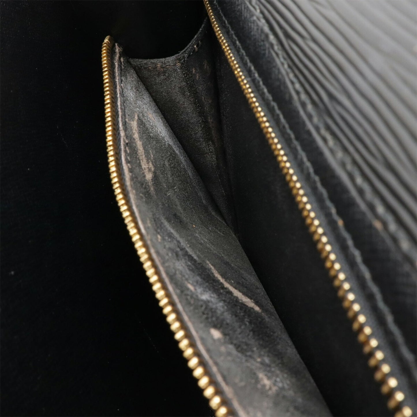 LOUIS VUITTON Epi Art Deco Second Bag/Clutch Bag in Black Leather (M52632)