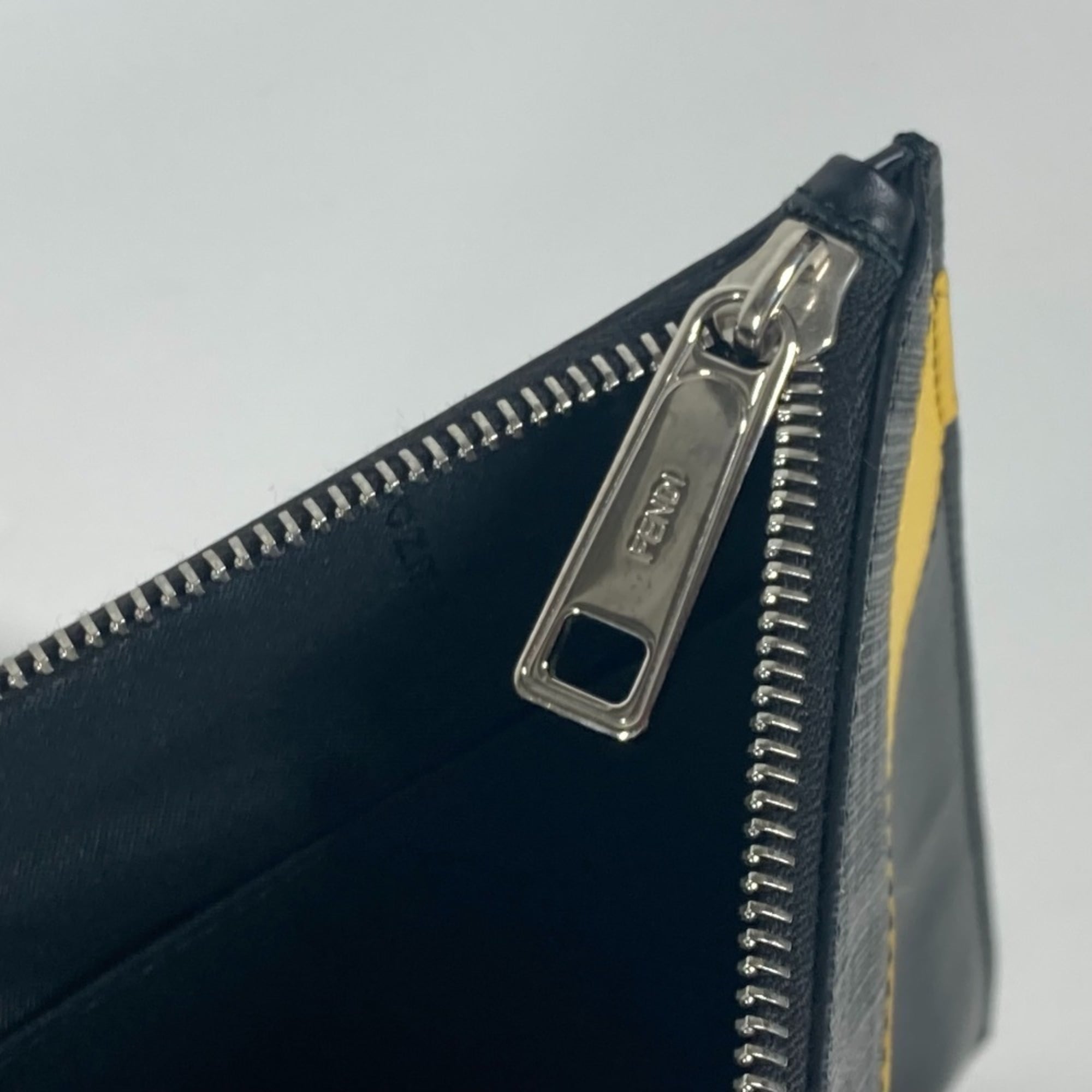 FENDI 7N0110 Flat Diagonal Zucca Second Bag Pouch Clutch Leather Men's Black x Yellow Gray E-240828-5 — Like New