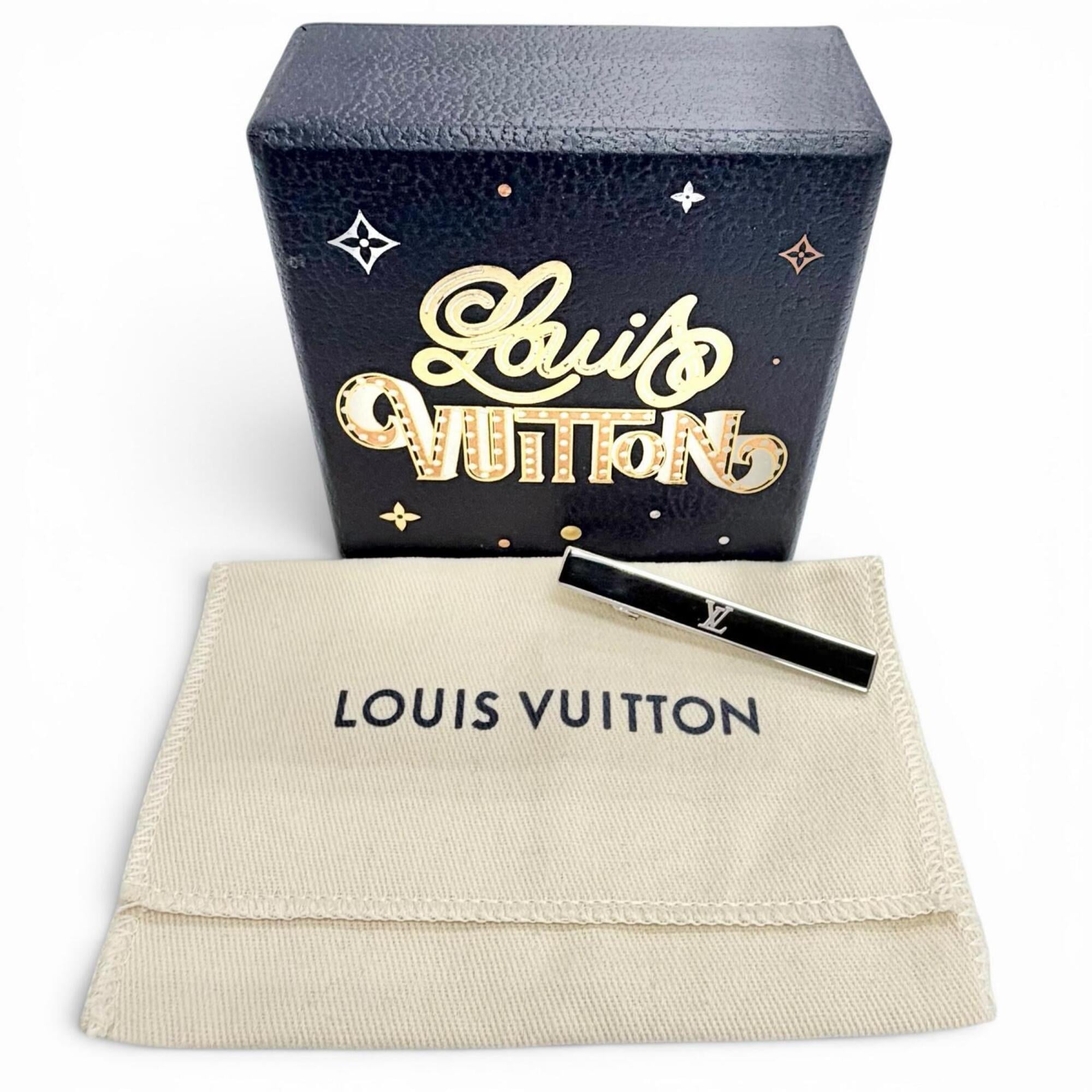 LOUIS VUITTON M00913 LV AWARD Tie Bar/Tie Clip, Black/Silver, Made in Italy, Men's, Comes with Box and Dust Bag, Business Use, Highly Recommended ◎ — Like New