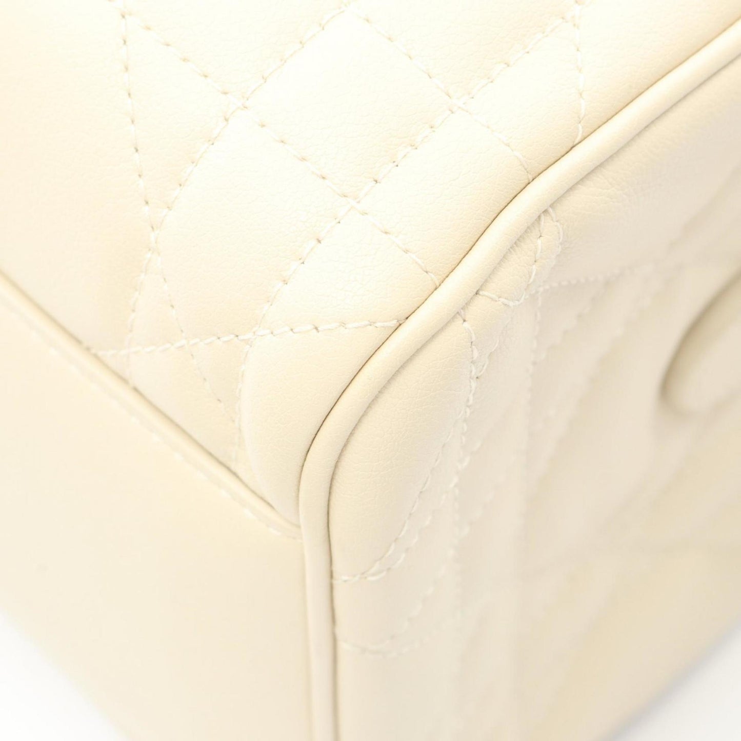 Christian Dior Dior Groove 25 Macrocannage Handbag, Leather, Women's, White, M1365UBOL