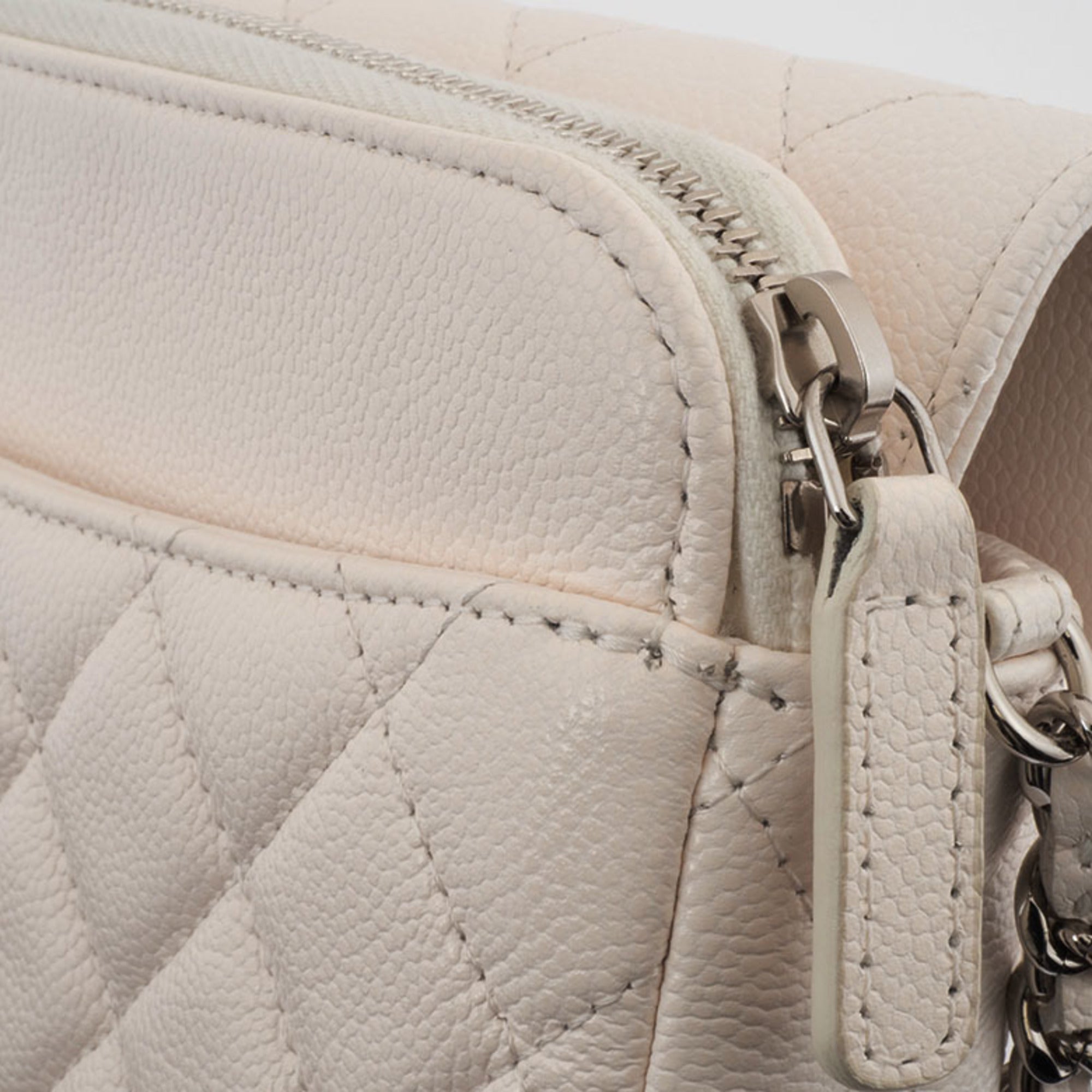 Chanel Matelasse Flap Phone Case Shoulder Bag White Women's Caviar Skin CHANEL — Like New
