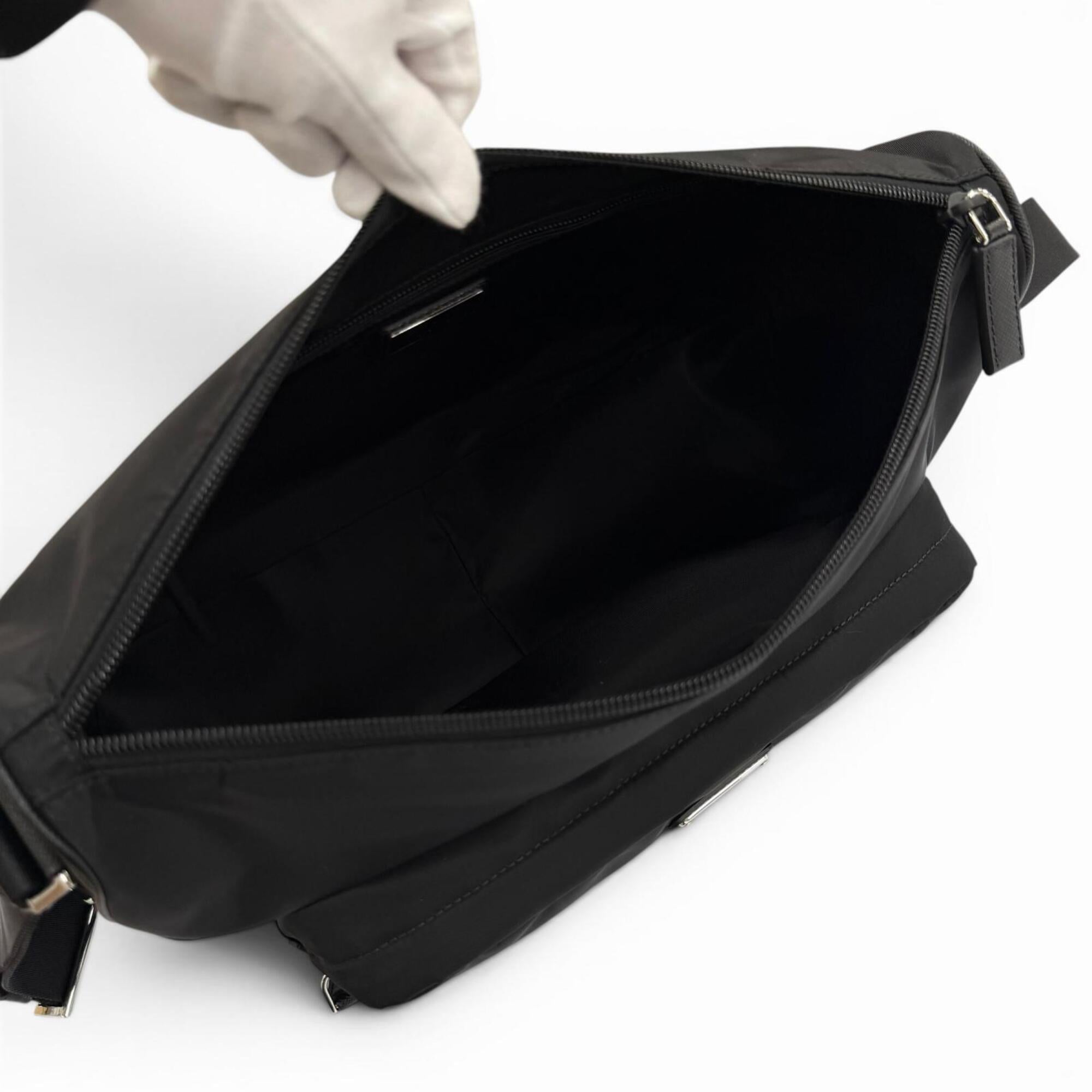 PRADA 2VH191 Nylon Leather Triangle Logo Plate Re-Nylon Shoulder Bag Black Made in Italy Men's — Like New
