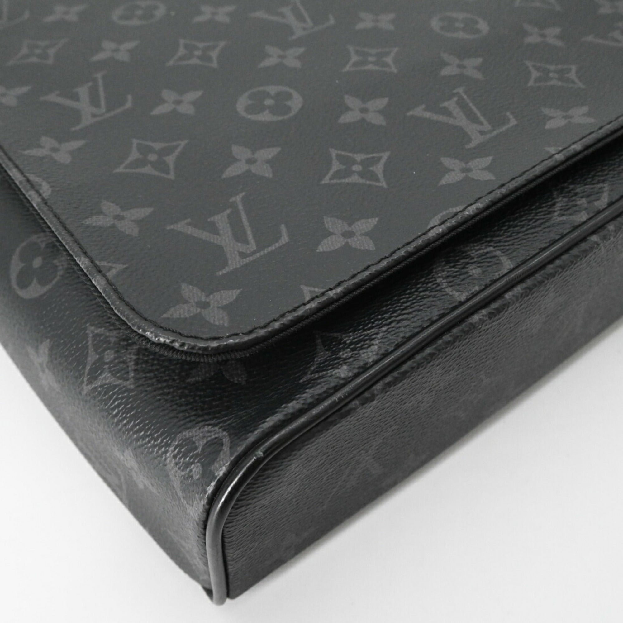 LOUIS VUITTON District MM NM Shoulder Bag, Monogram Eclipse, Black, Men's, M44001 — Like New