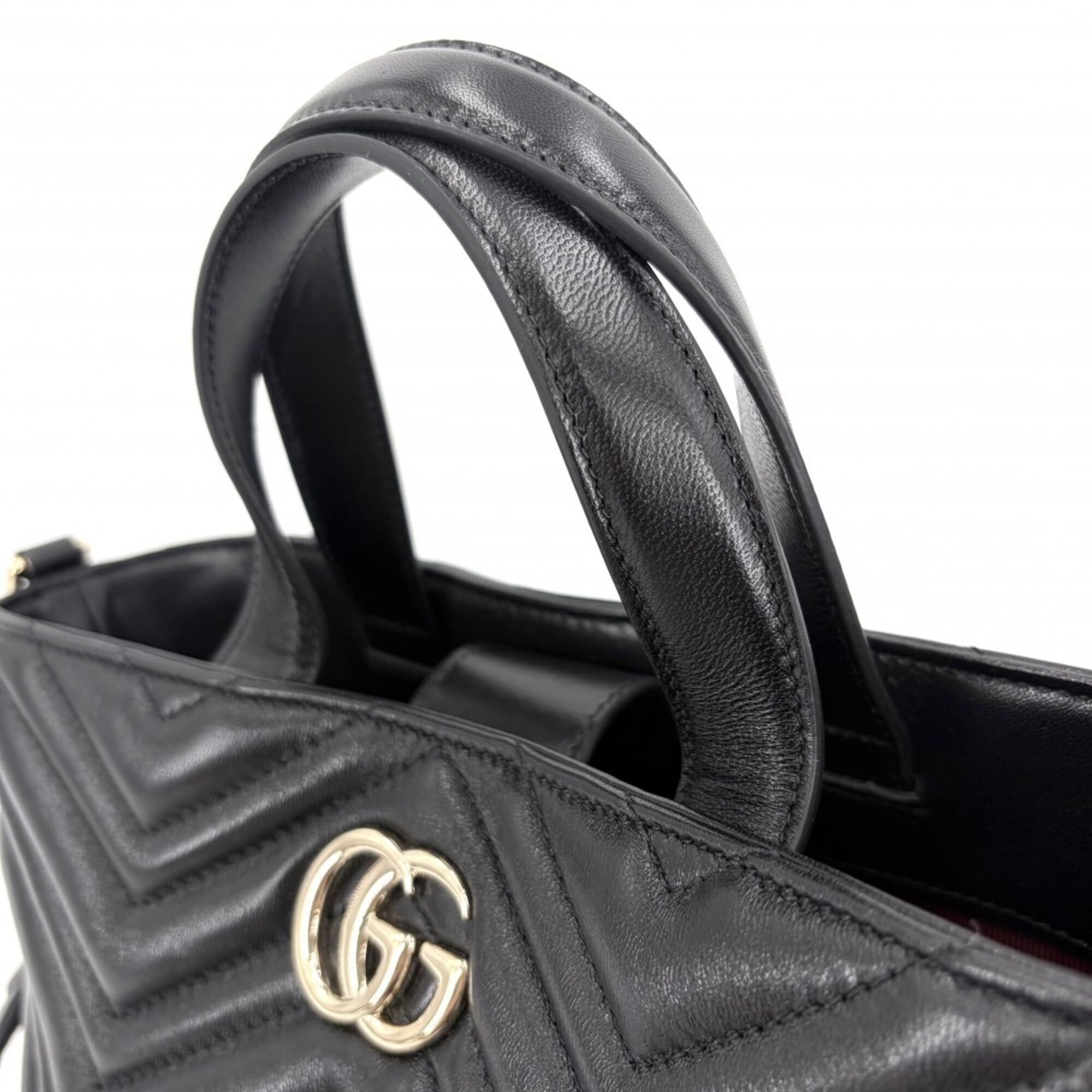 Gucci Women's GG Marmont Quilted Handbag Shoulder Bag Crossbody GUCCI 847386 Leather Black Gold Hardware — Like New