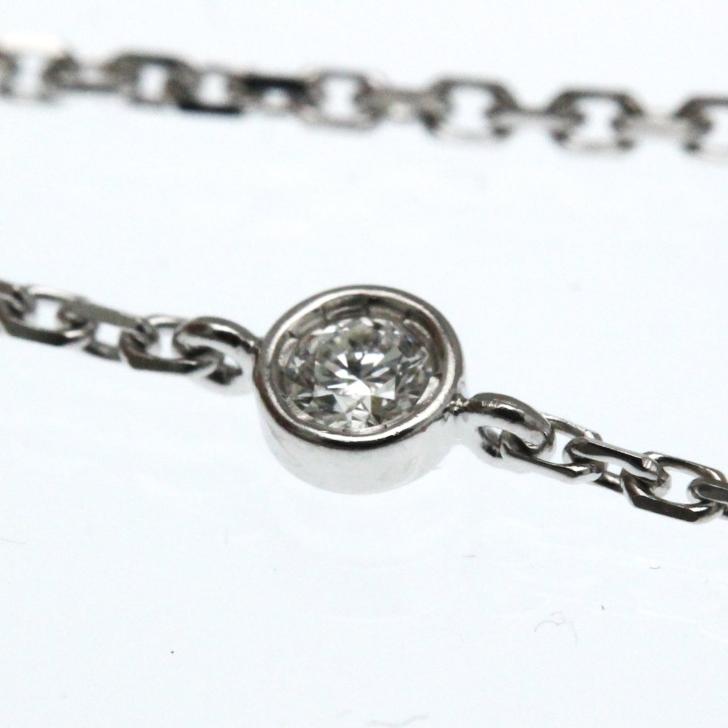 Louis Vuitton Star Blossom BB Necklace, Onyx And Diamond White Gold (18K) Diamond,Onyx Men,Women Fashion Pendant Necklace (Silver)