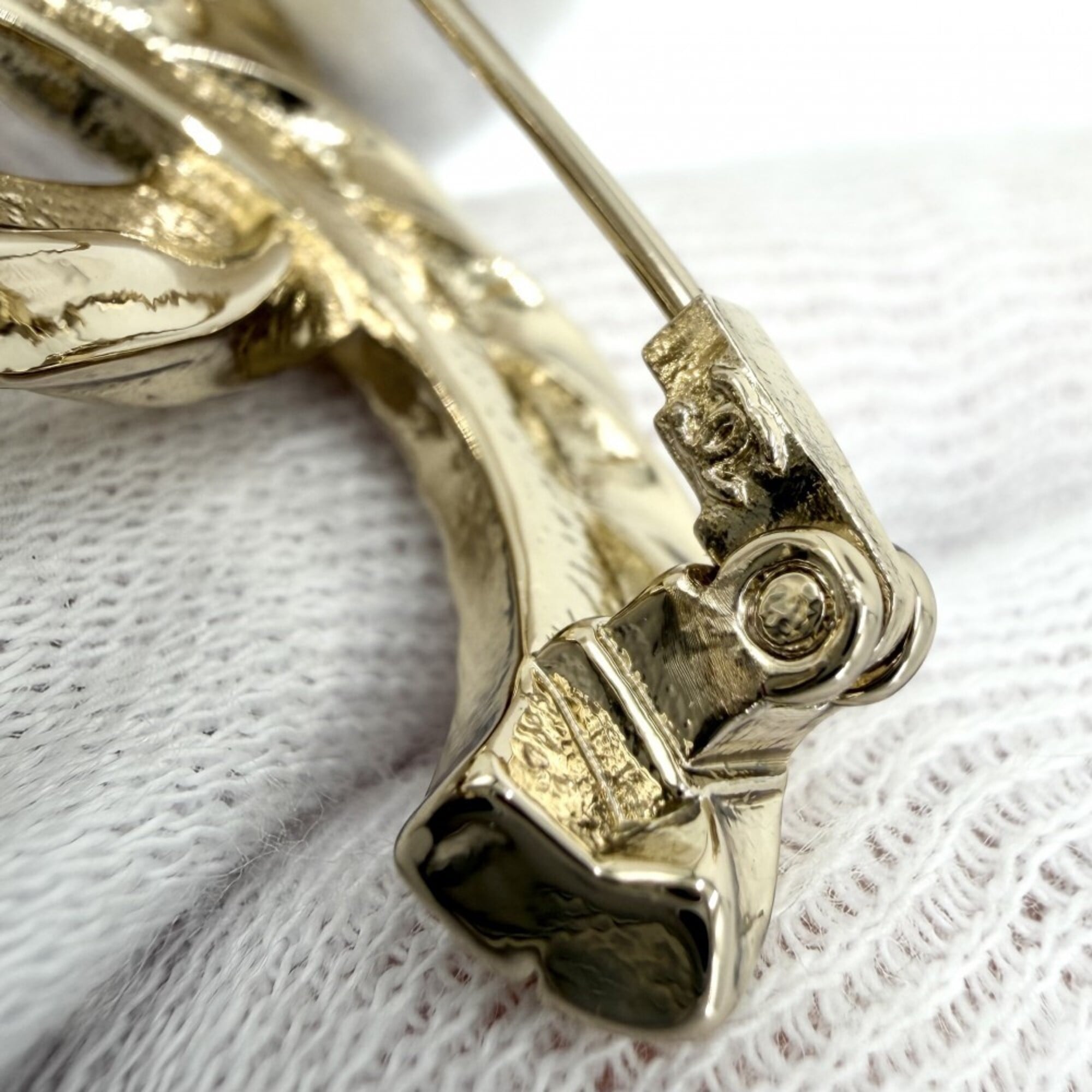 Chanel Brooch for Women, Coco Mark, Accessory, CHANEL GP Rhinestone, B25C Gold, Approx. 20.3g, 2025 — Like New