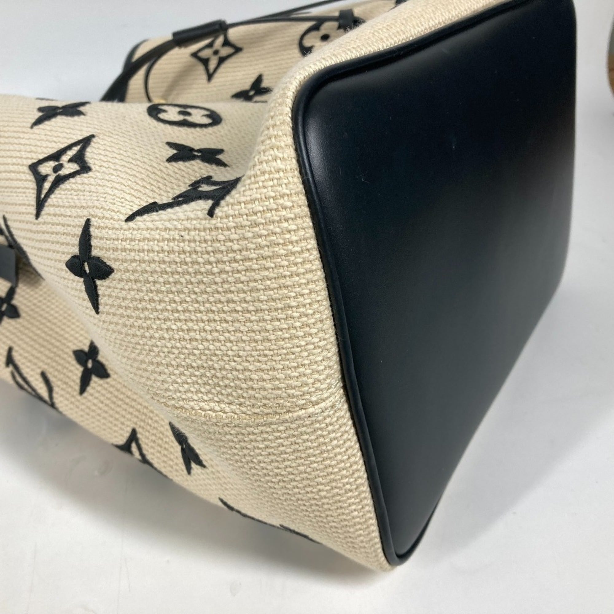 LOUIS VUITTON M23080 Monogram by the Pool NeoNoe MM Shoulder Bag Crossbody Drawstring Cotton Leather Women's Noir Black — Like New