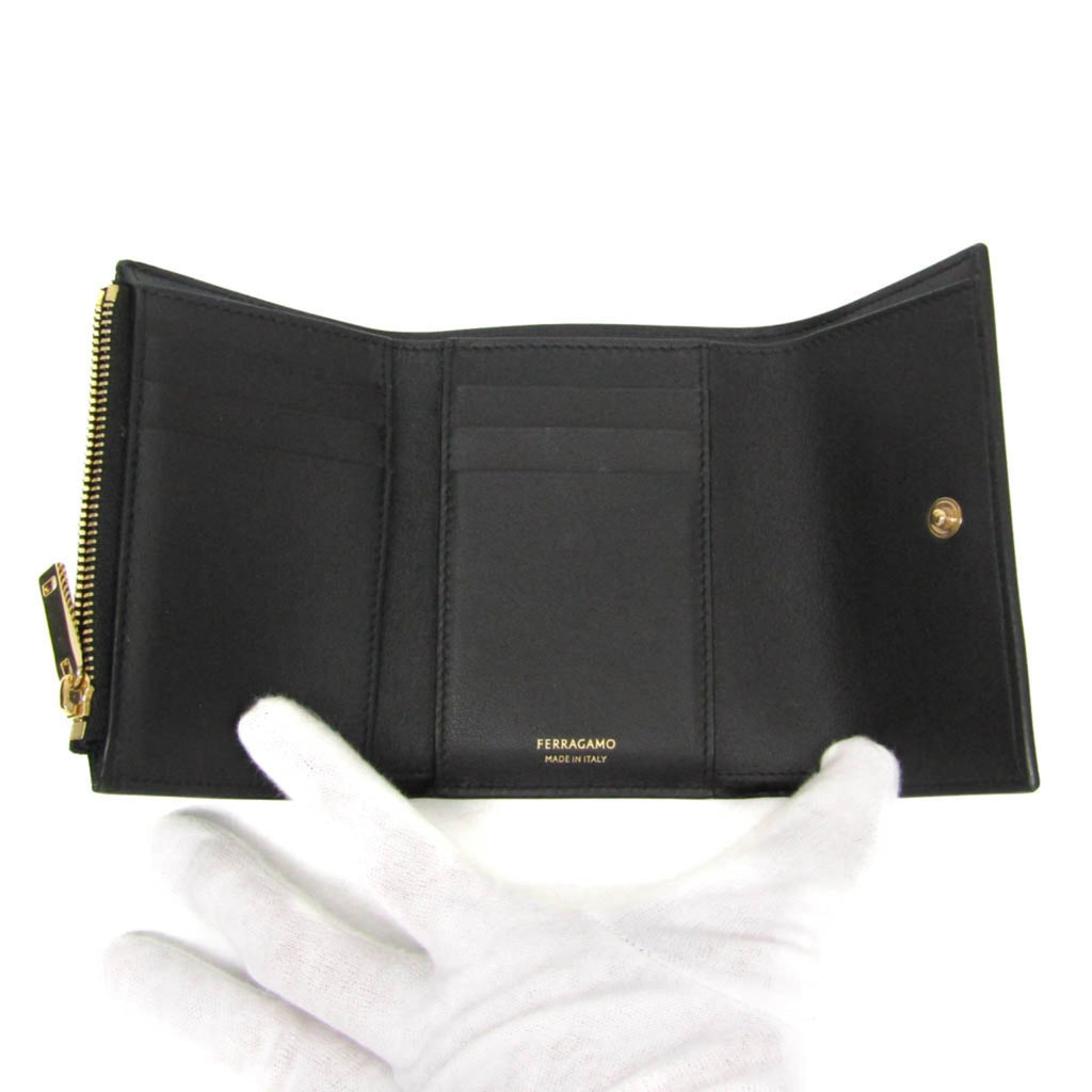 Salvatore Ferragamo Gancini IY 22 0445 Women's Leather Wallet (tri-fold) Black